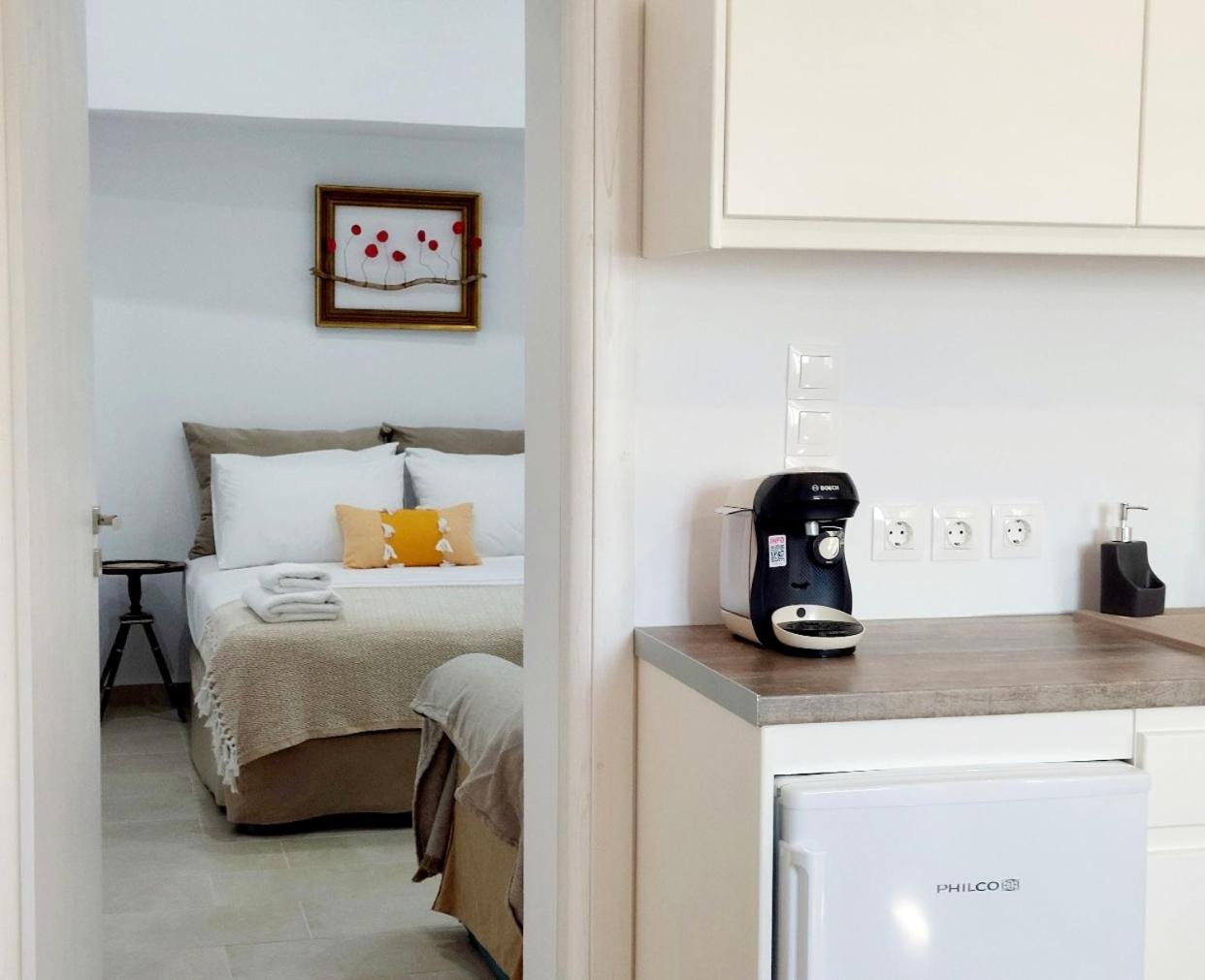 LOR apparemment in center of Adamas photo 4