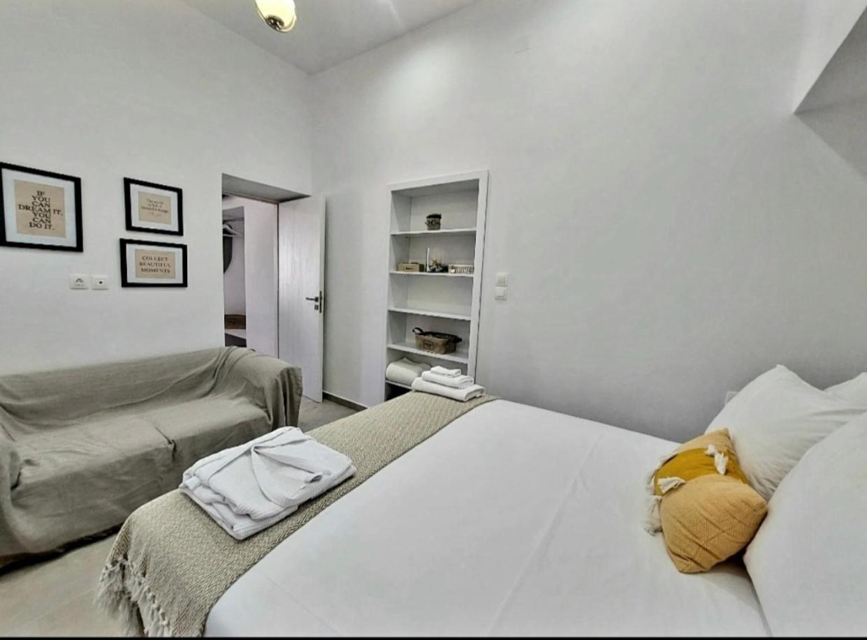 LOR apparemment in center of Adamas photo 5