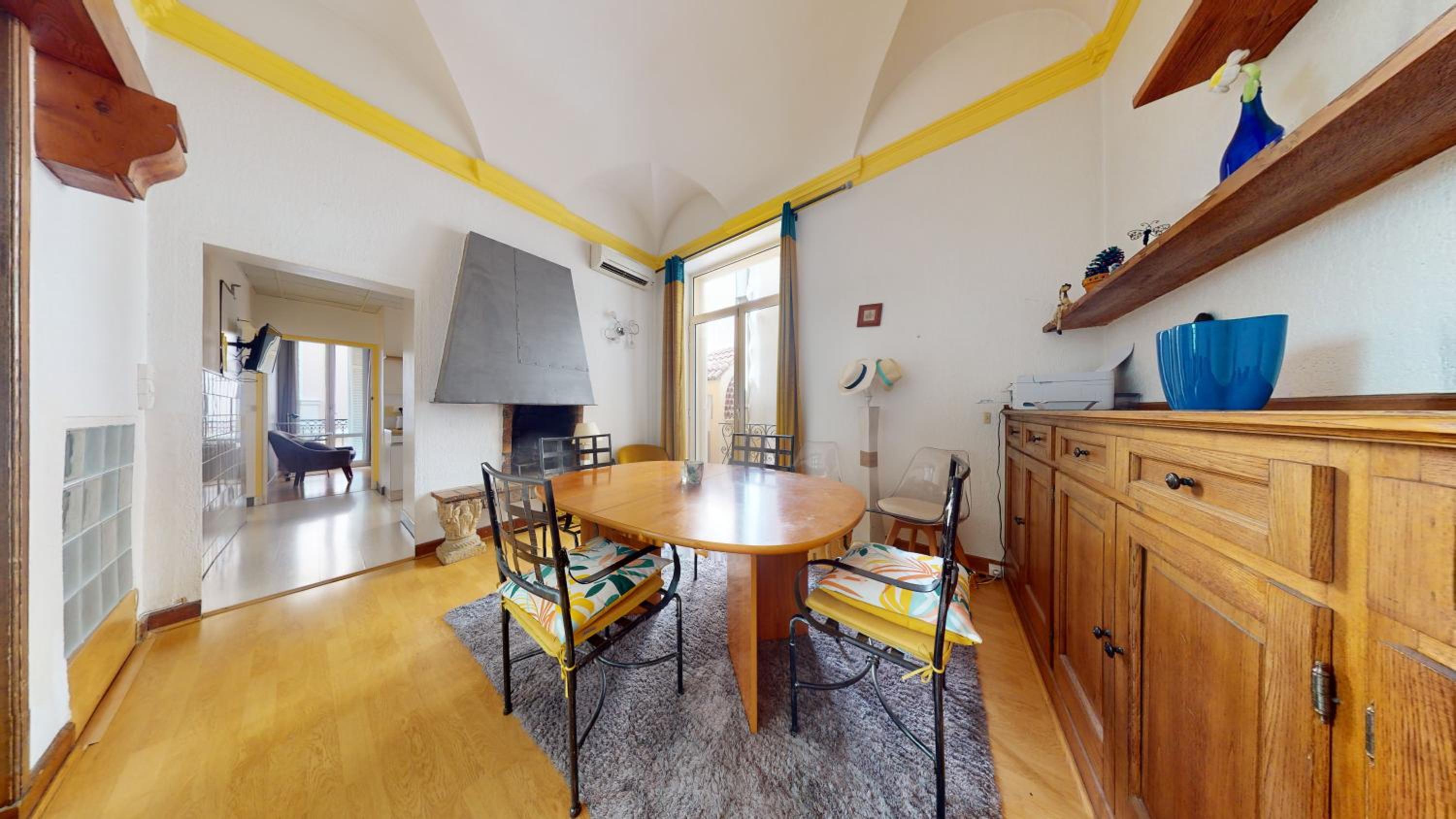 Charming 2 Bedroom Haven Steps Away from Prince's Palace view 4