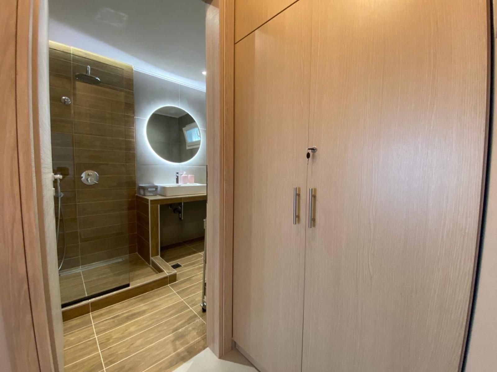 Hilltop Luxury Apartment