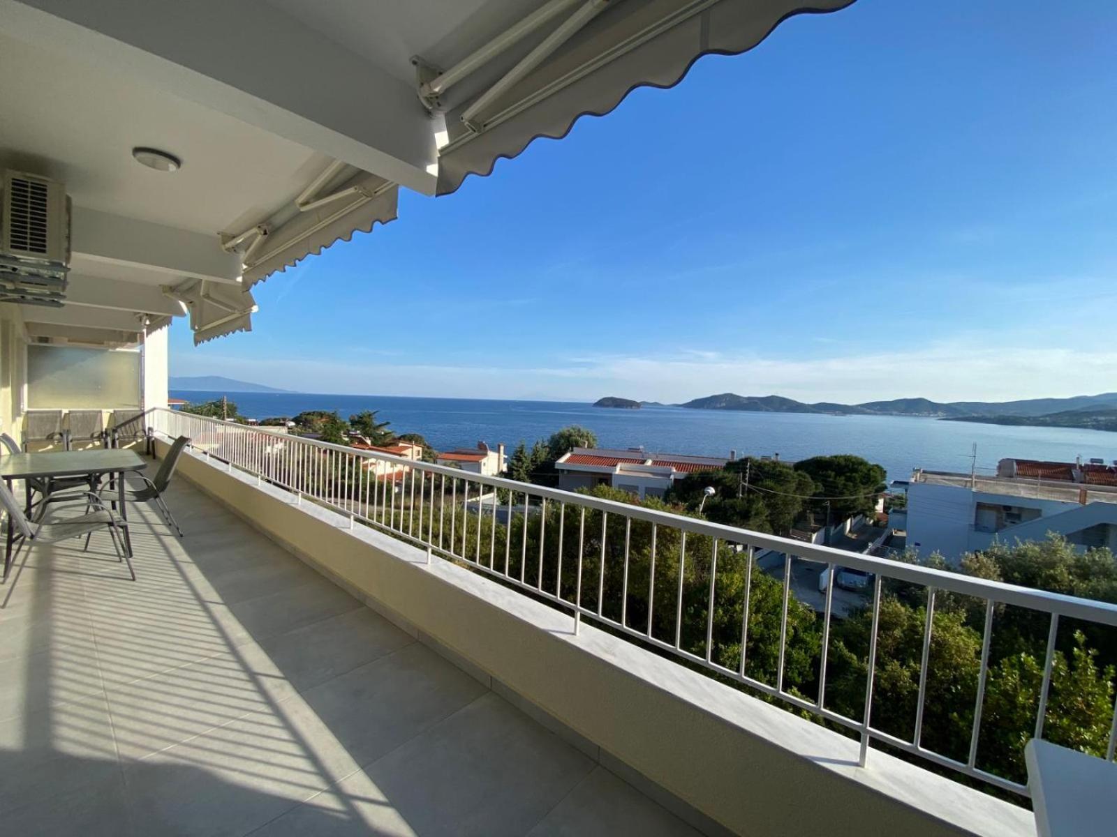 Hilltop Luxury Apartment