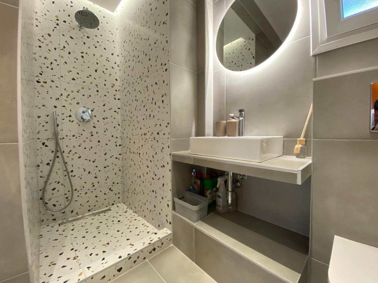 Hilltop Luxury Apartment