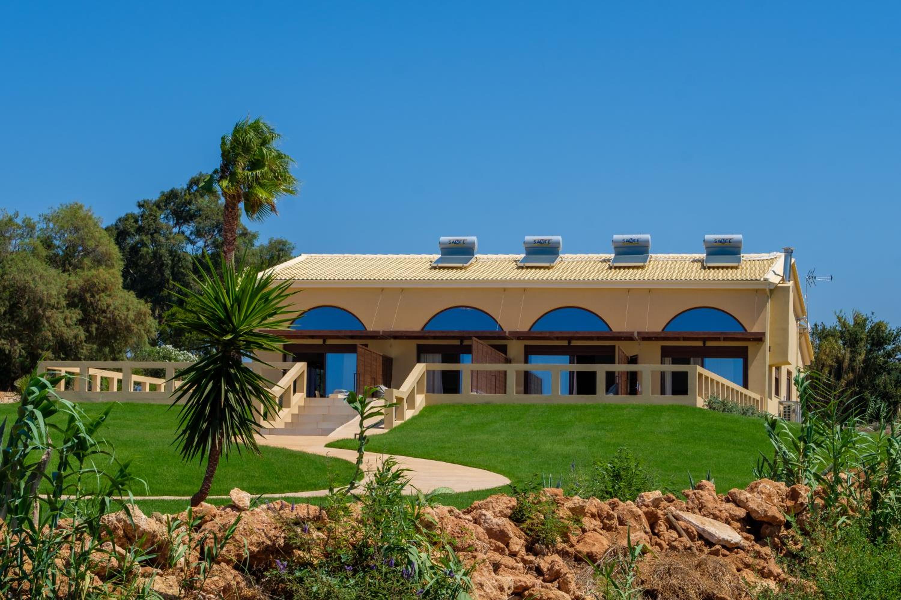 La Perla Di Barla Seafront