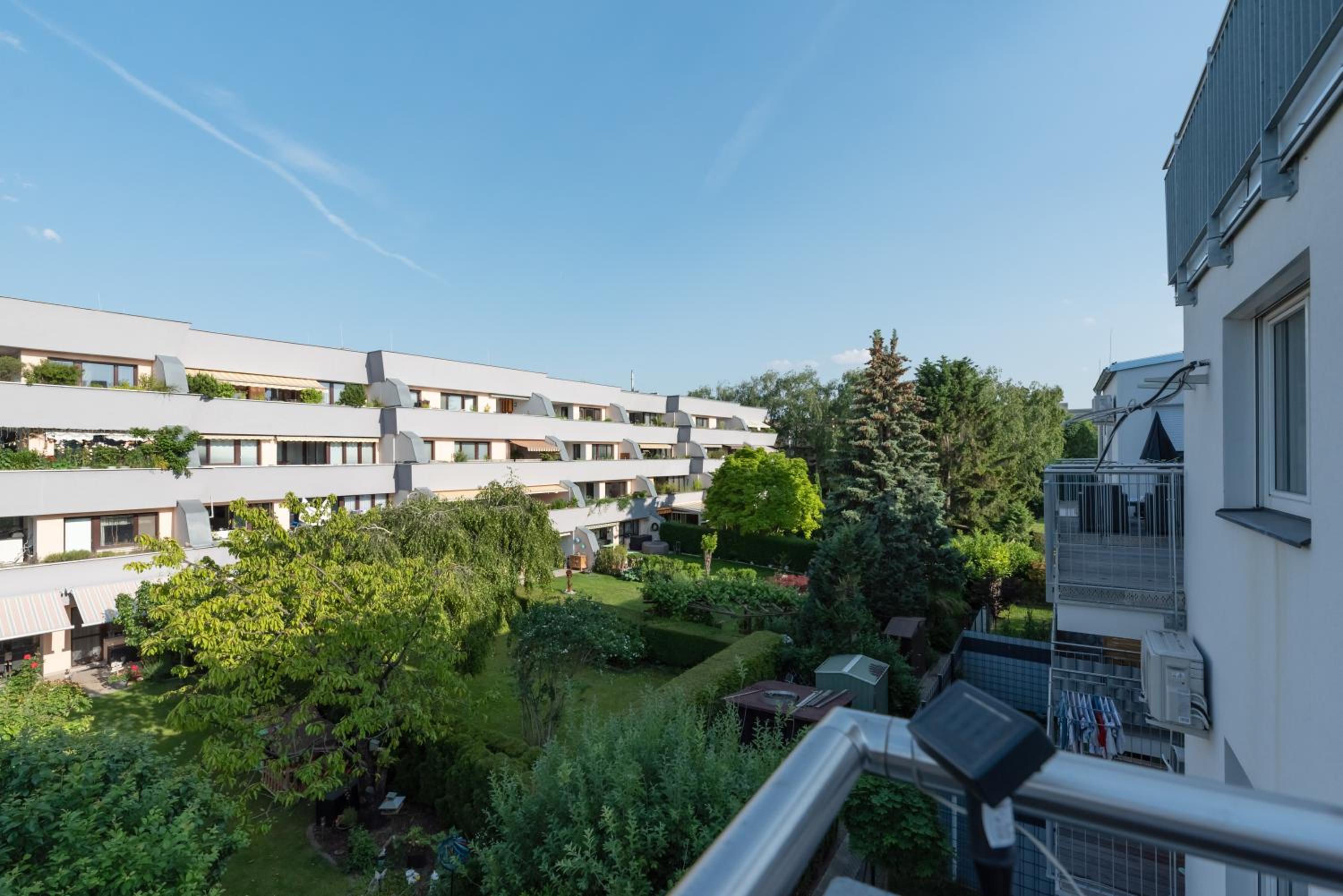 Grüne Ruhelage, 20 Minuten ins Zentrum und Parkgarage