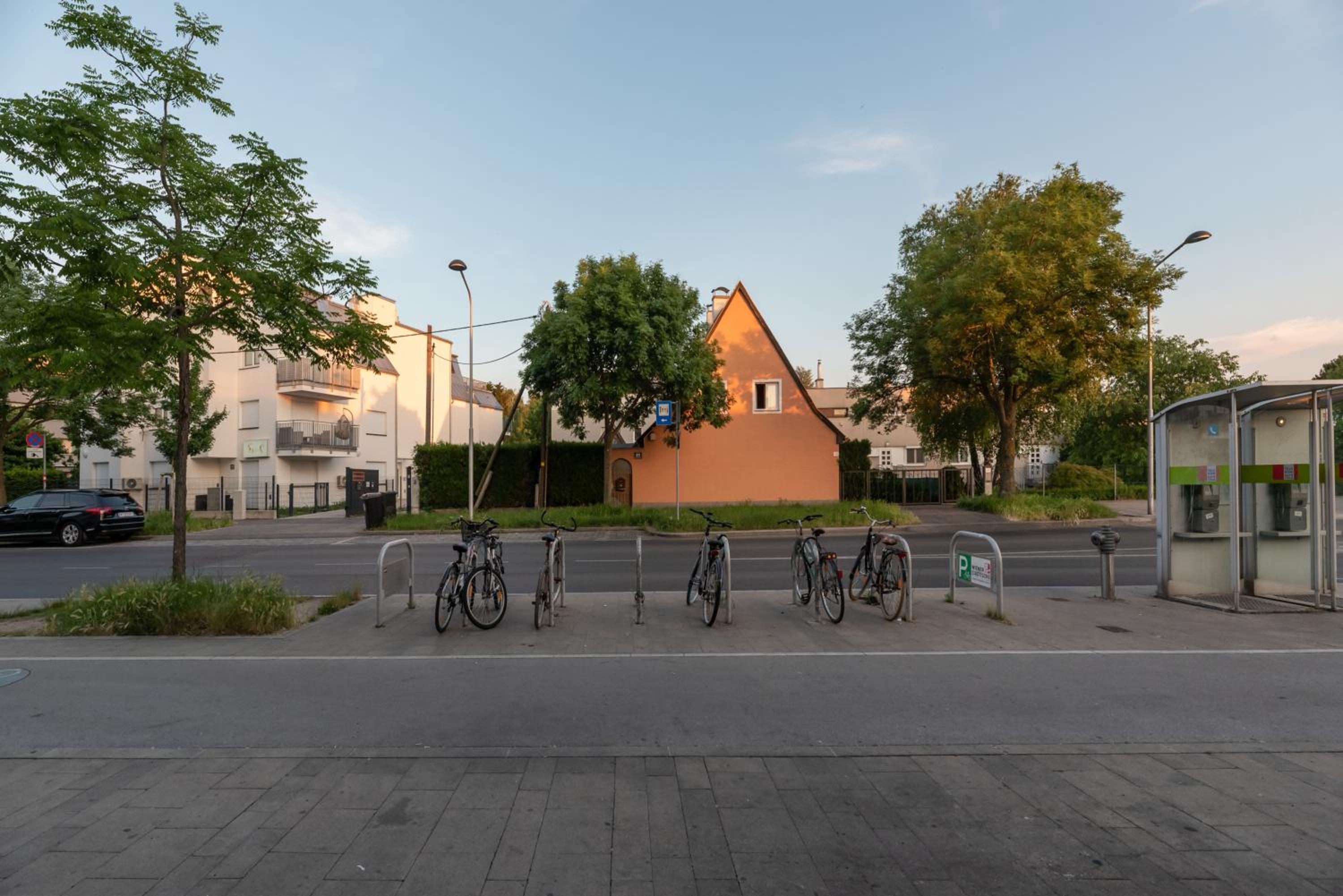 Grüne Ruhelage, 20 Minuten ins Zentrum und Parkgarage