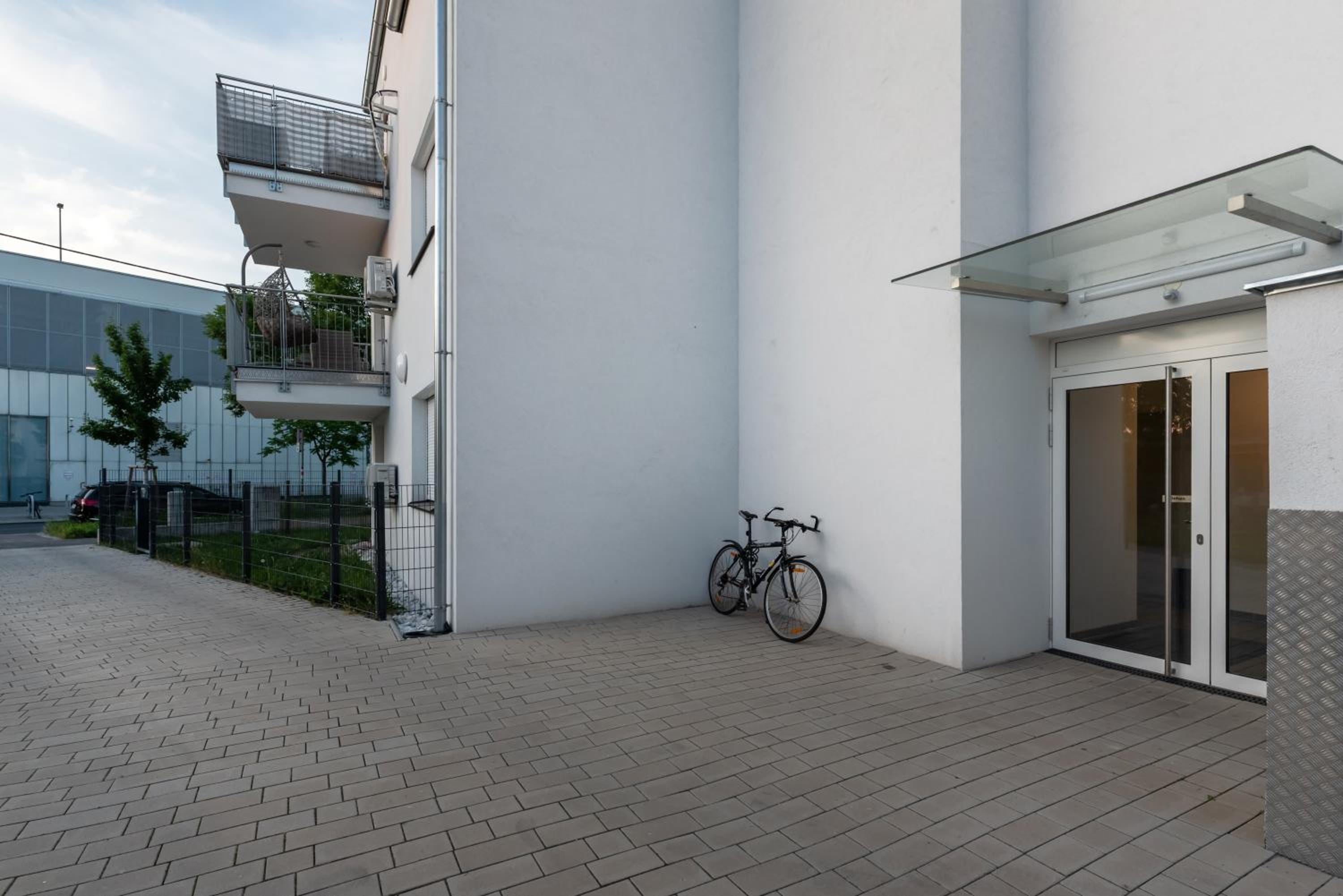 Grüne Ruhelage, 20 Minuten ins Zentrum und Parkgarage