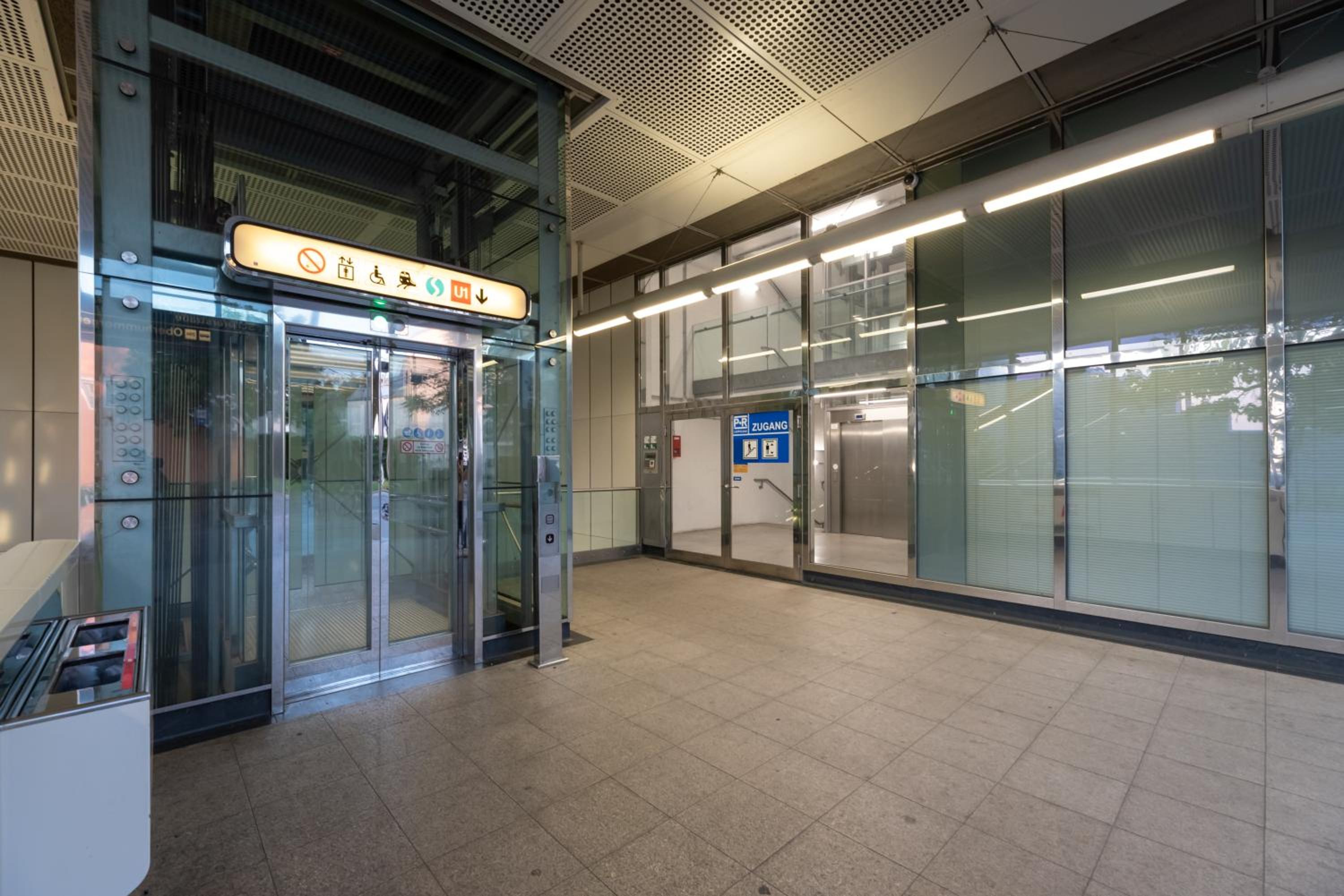 Grüne Ruhelage, 20 Minuten ins Zentrum und Parkgarage