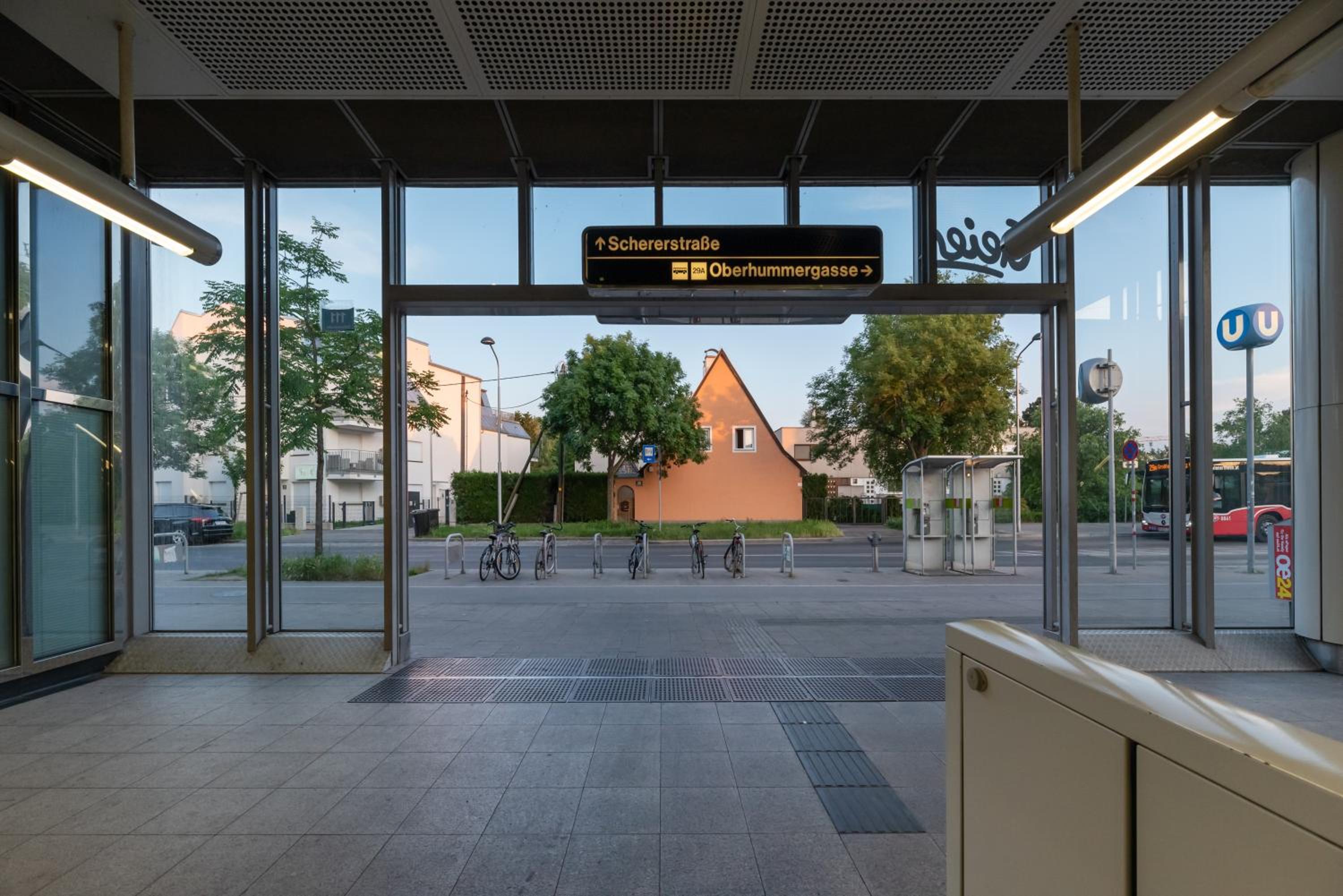 Grüne Ruhelage, 20 Minuten ins Zentrum und Parkgarage