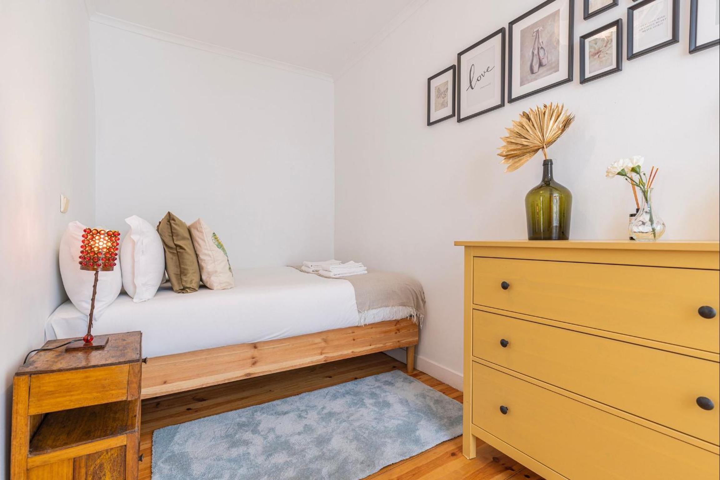 Classy and Charming Apartment by LovelyStay view 2