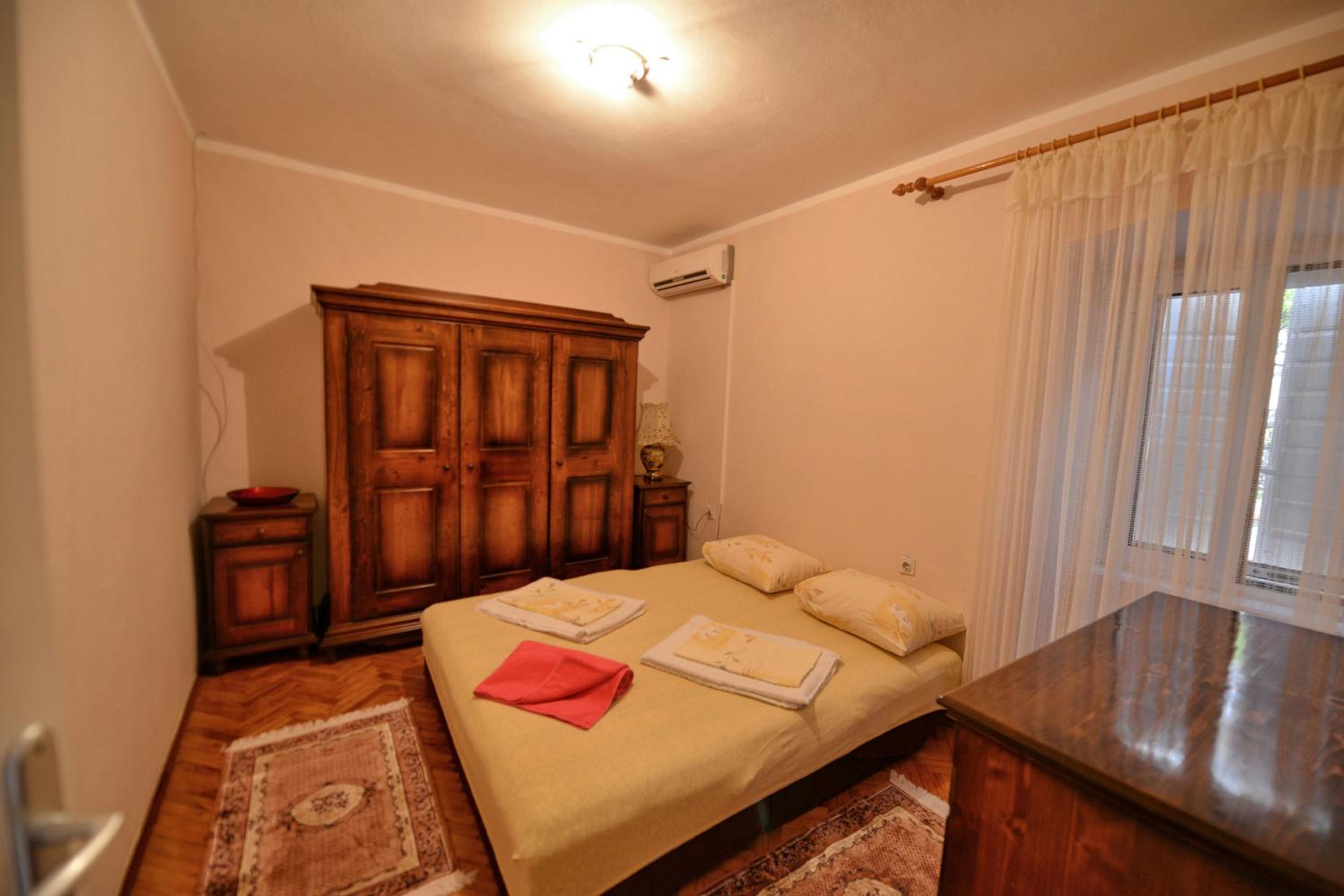 Apartments Goran
