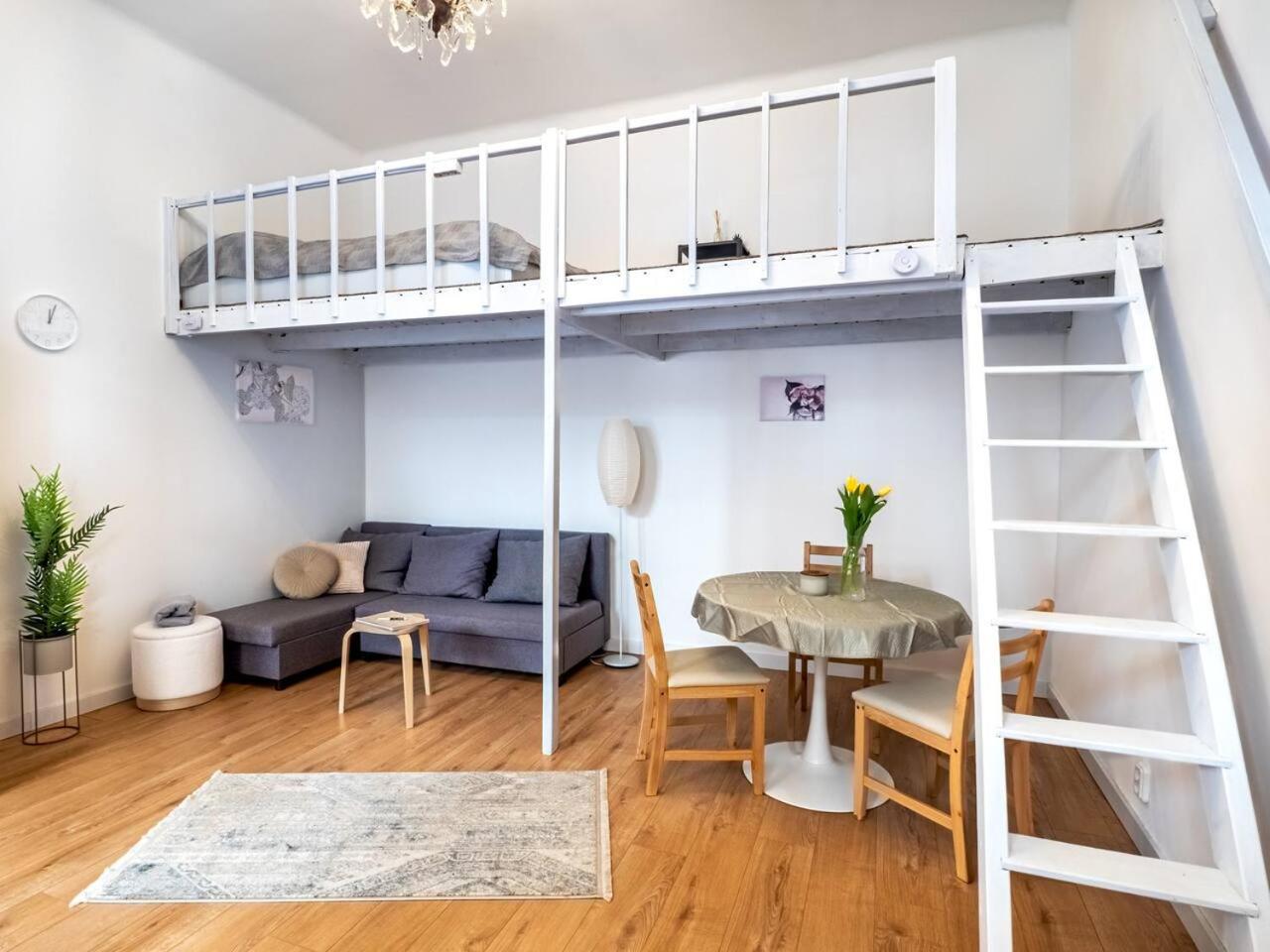 Nora Apartment - at the Danube view 4
