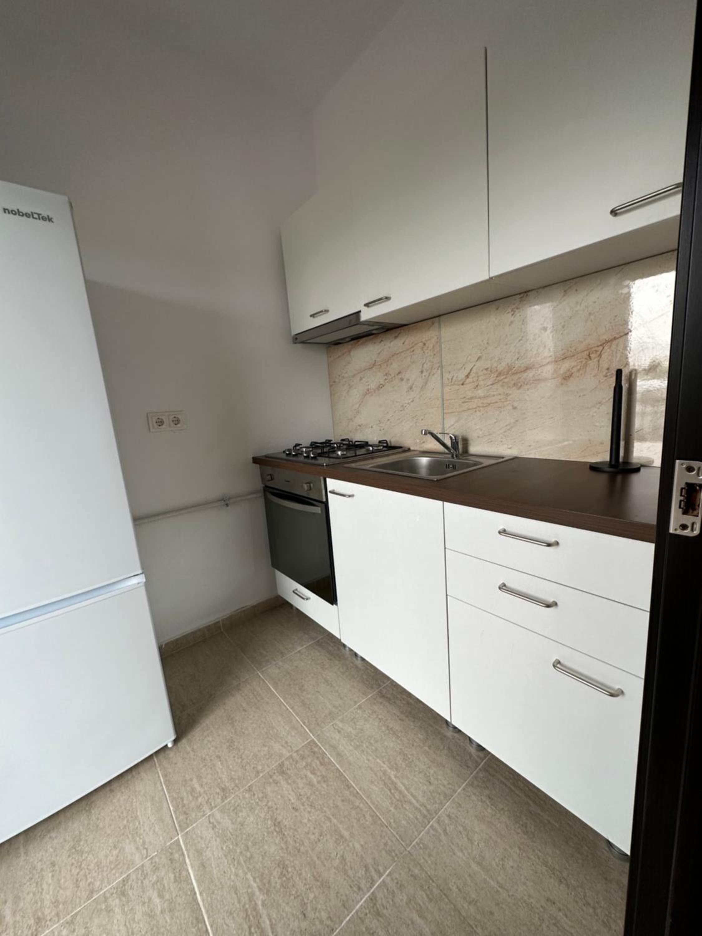 Dacia Apartments
