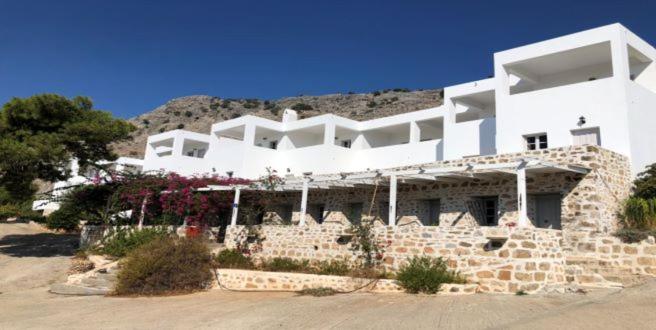 Hotel Karpathios Studios Pefkos - Image 1