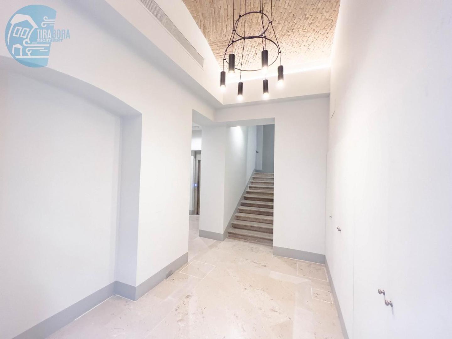 Corridoni 2E Tirabora Short Rent