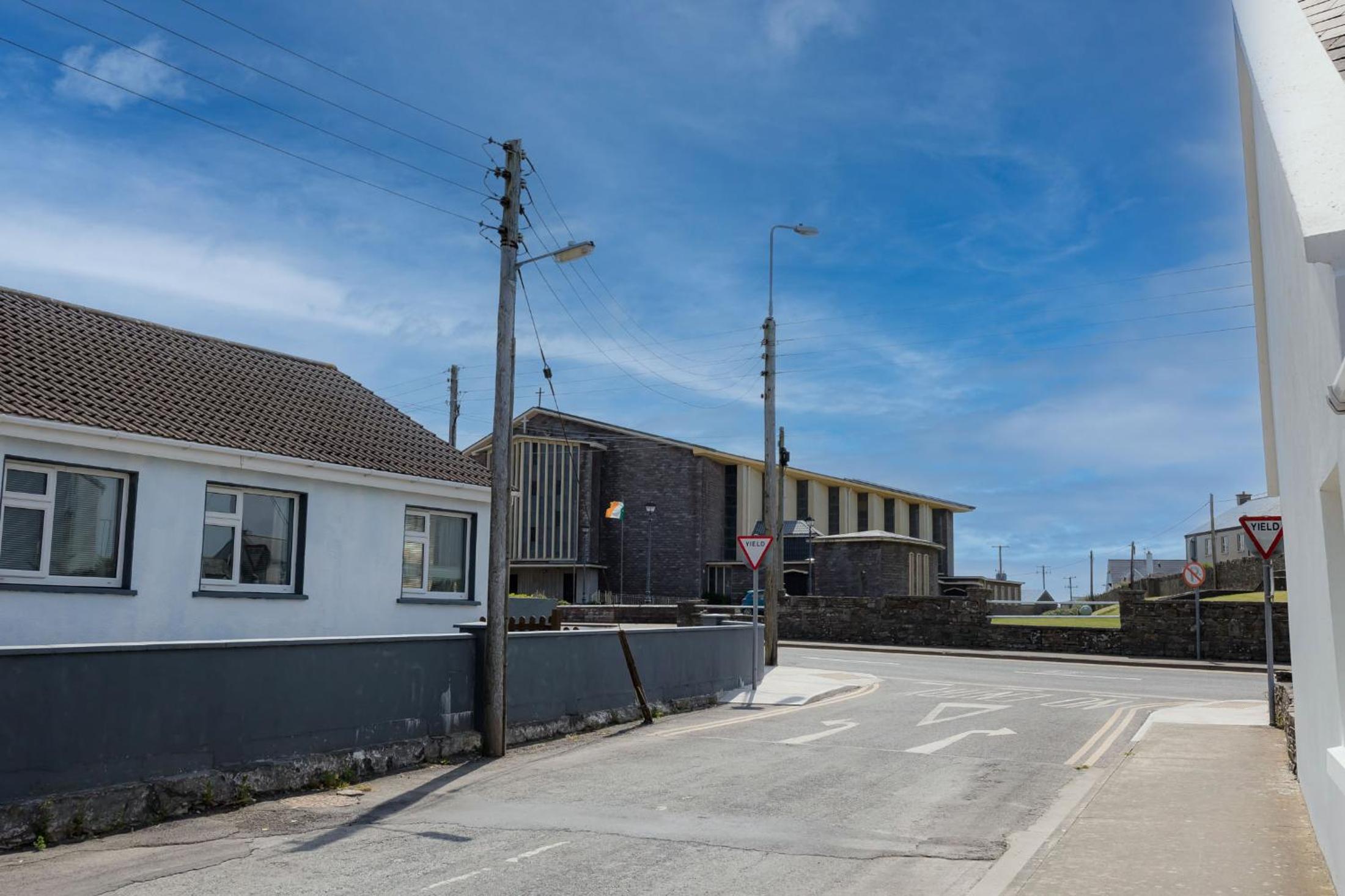 Kilkee Townhouse by Trident Holiday Homes