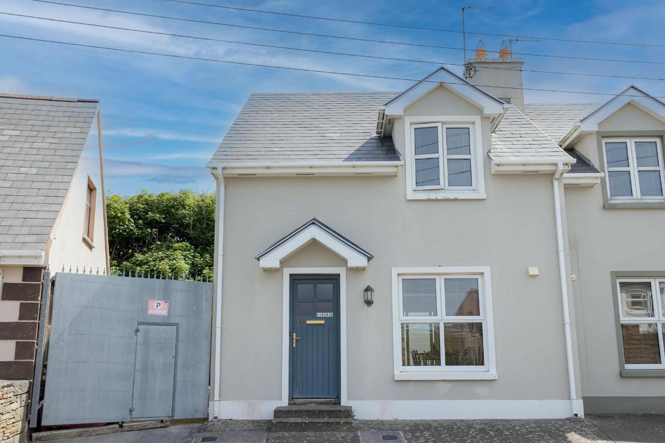 Kilkee Townhouse by Trident Holiday Homes