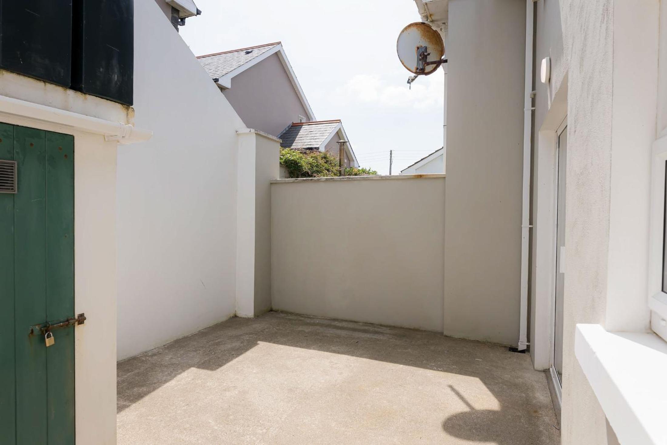Kilkee Townhouse by Trident Holiday Homes