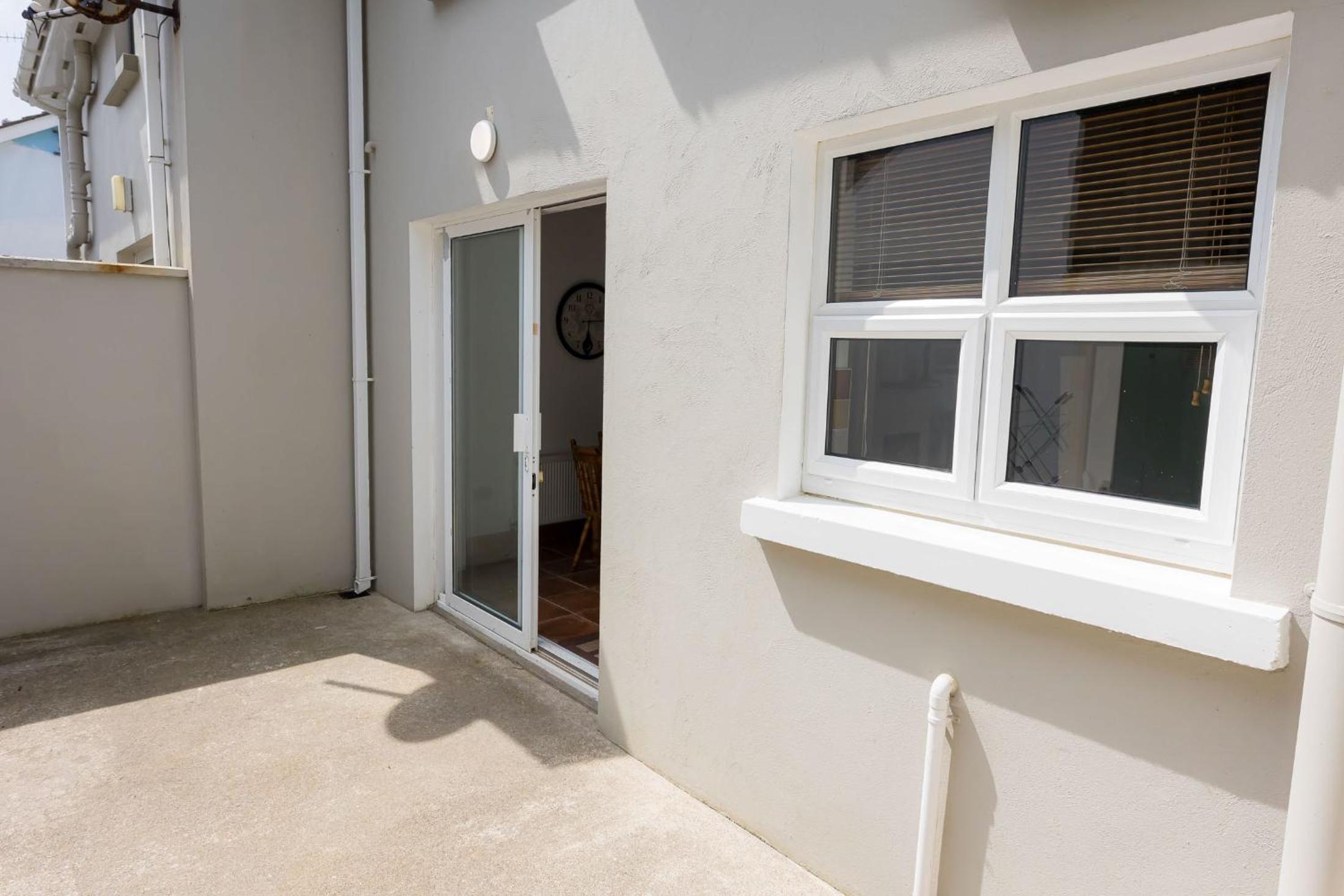 Kilkee Townhouse by Trident Holiday Homes