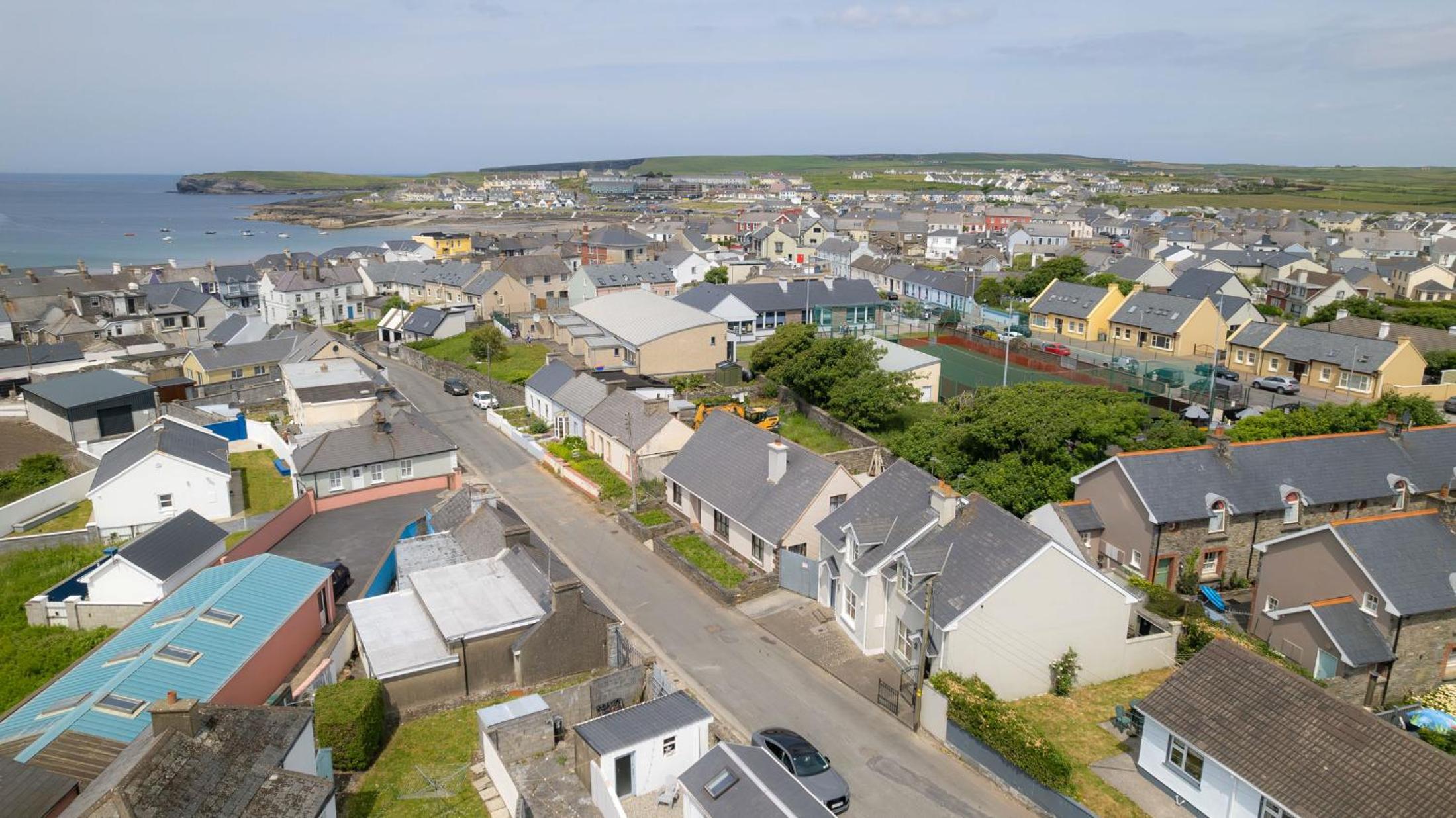 Kilkee Townhouse by Trident Holiday Homes