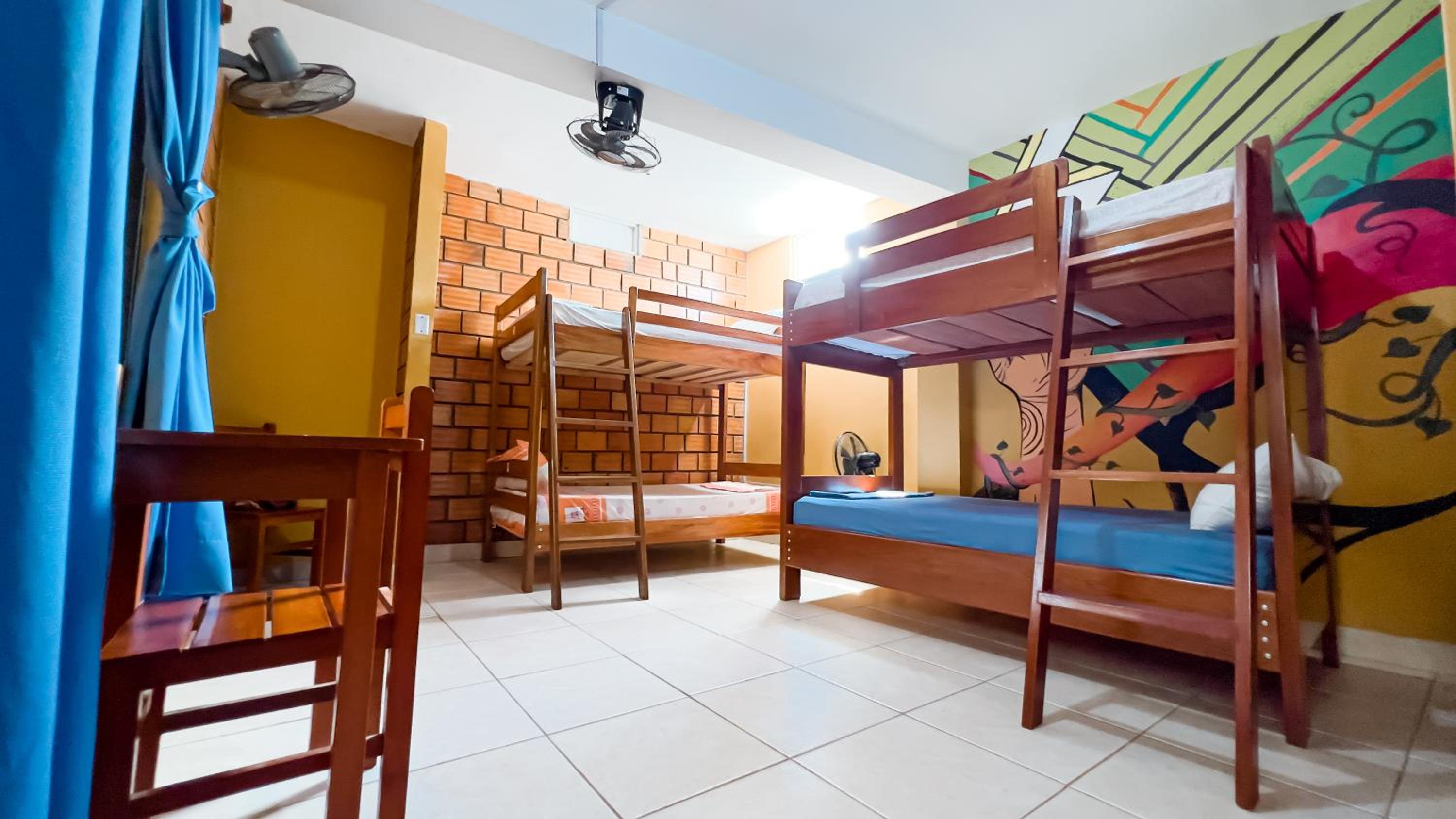 El Mural Backpackers