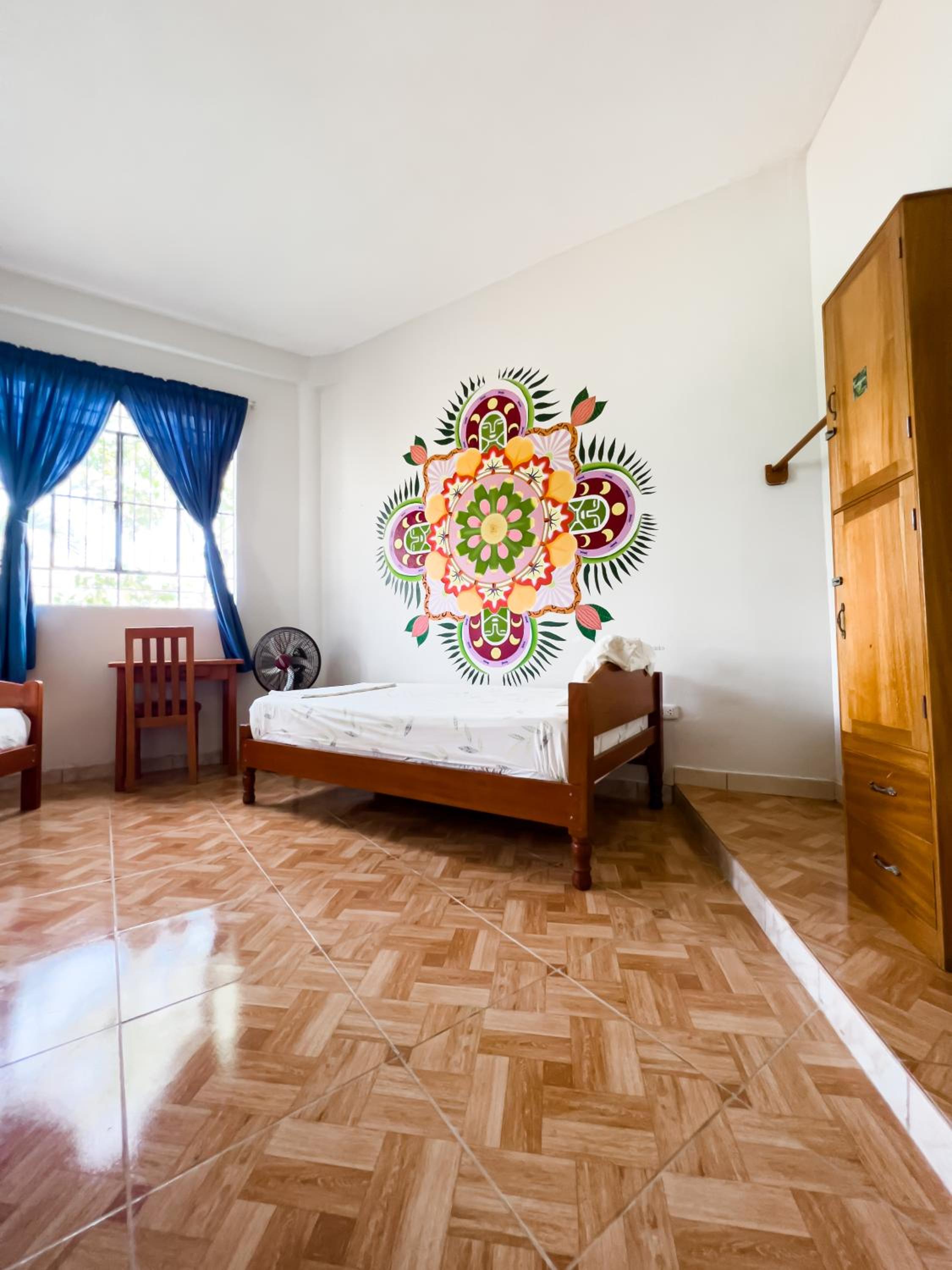 El Mural Backpackers