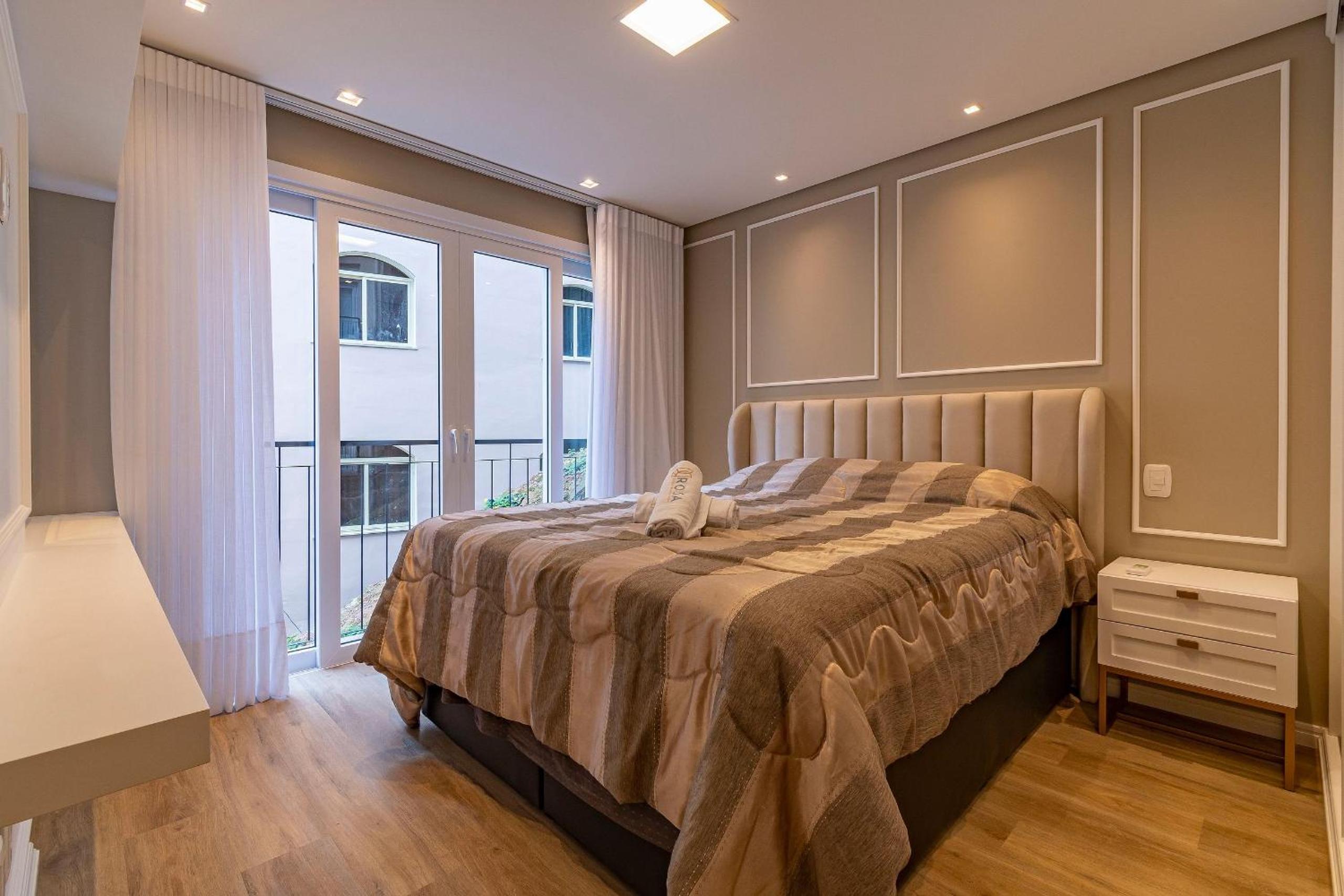 Rosa Edifício Residencial Borges