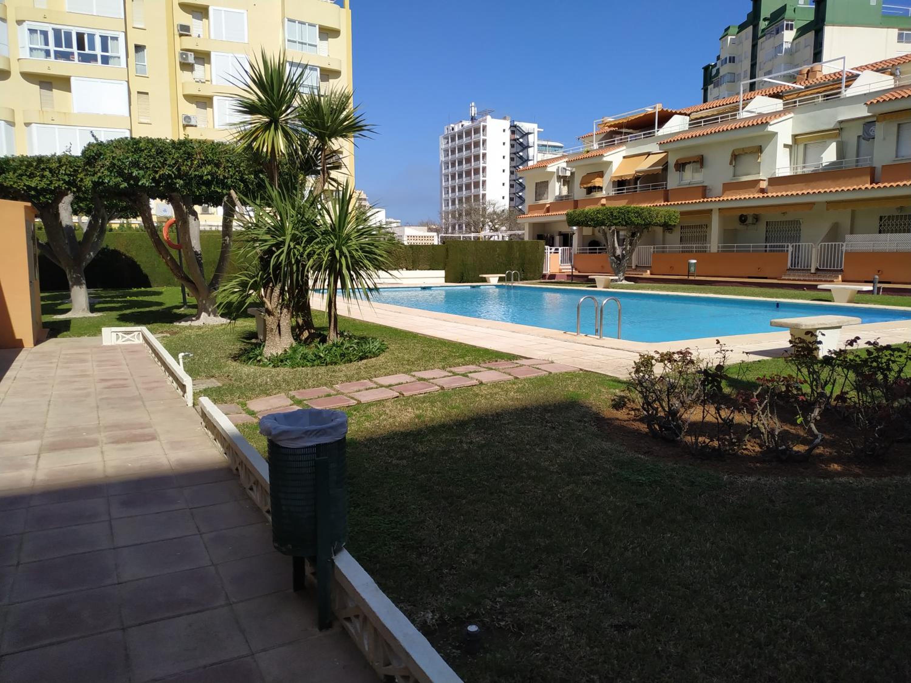 Apartamento en Playa de Gandia con piscina