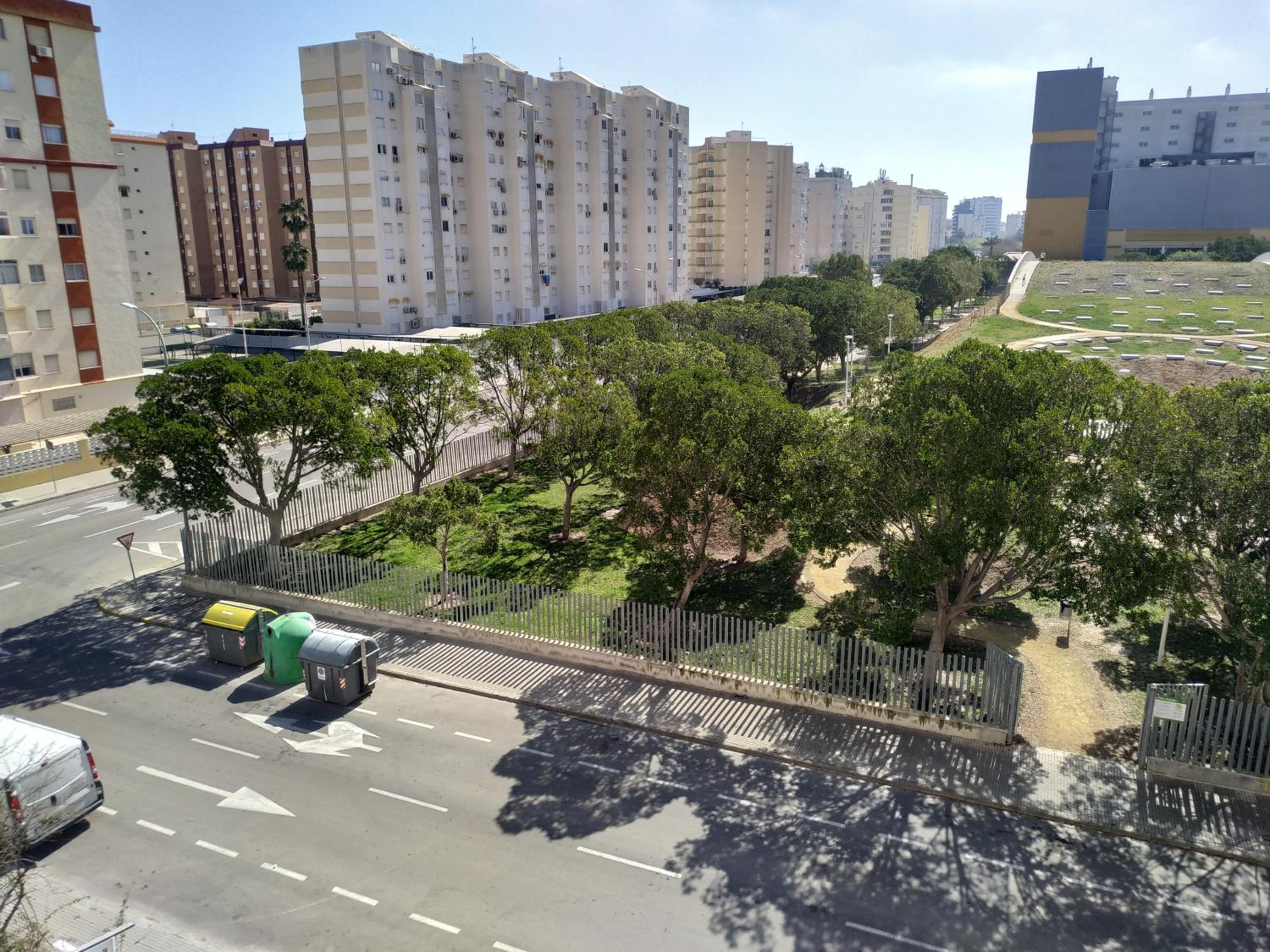 Apartamento en Playa de Gandia con piscina