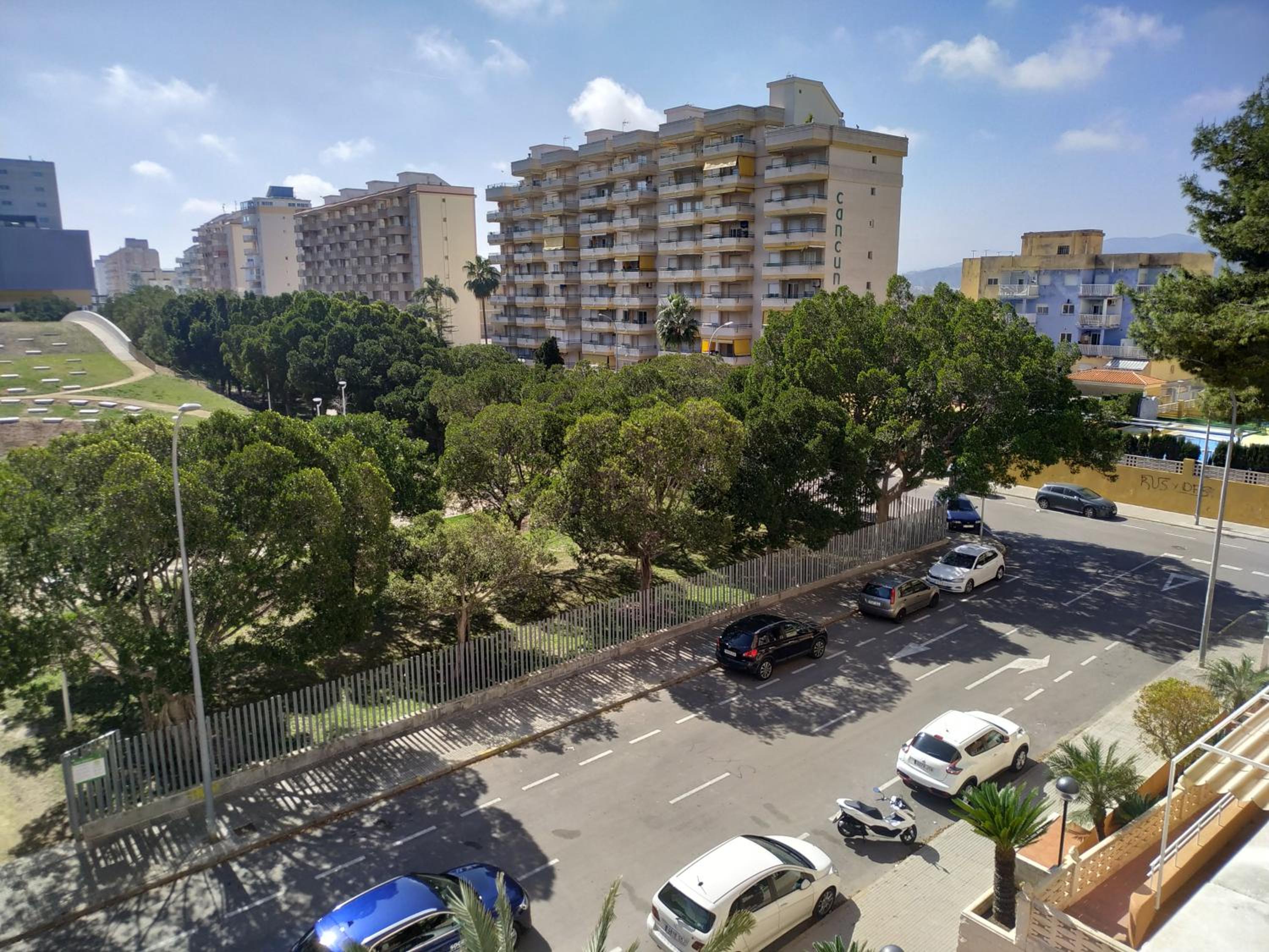 Apartamento en Playa de Gandia con piscina