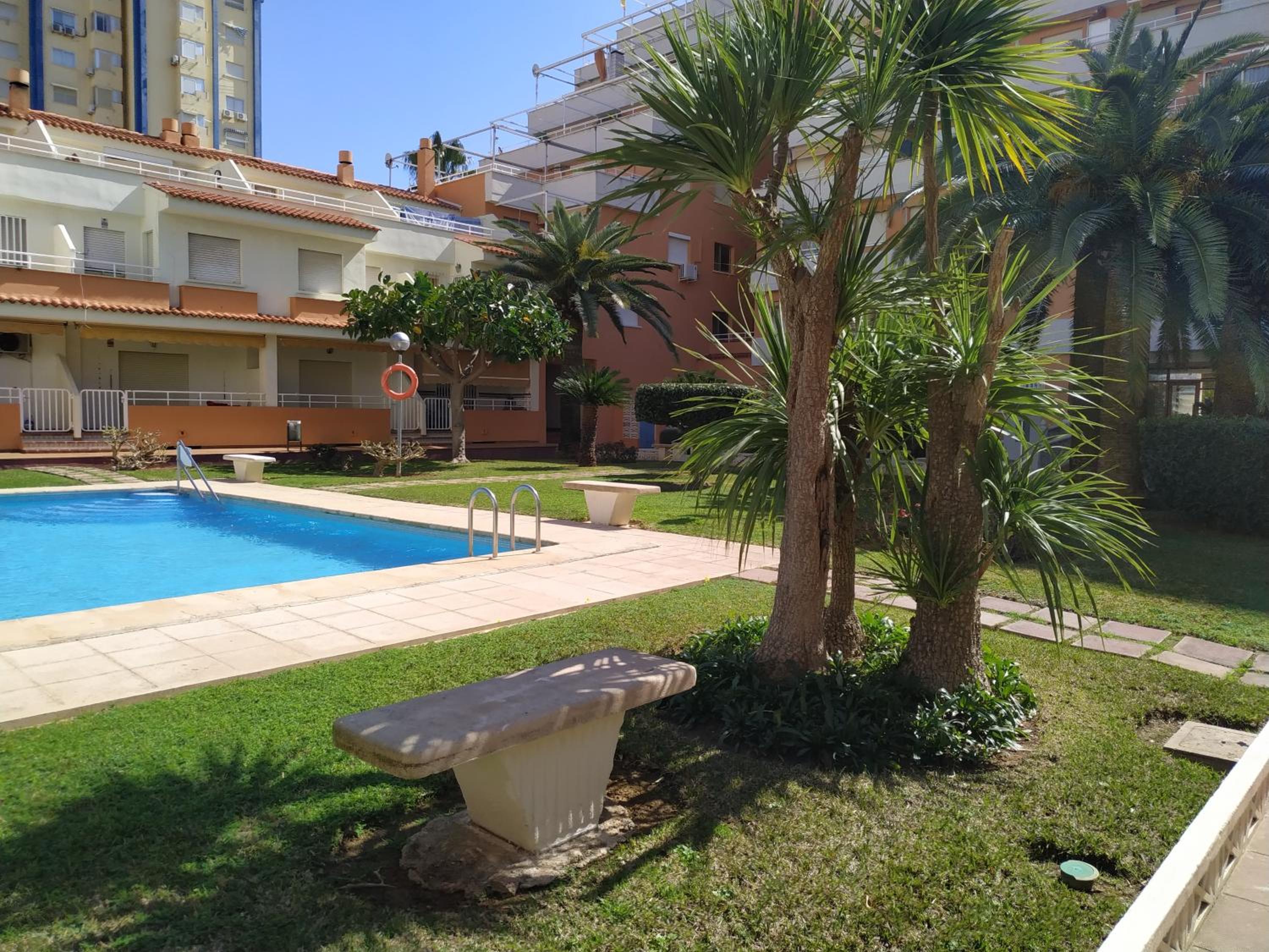 Apartamento en Playa de Gandia con piscina