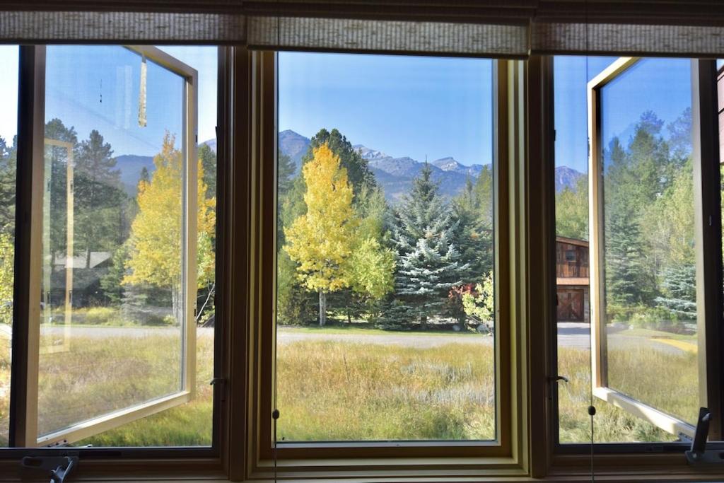 Gorgeous Jackson Hole Condo in Top location with Great Views and Private Deck with Barbeque! view 2