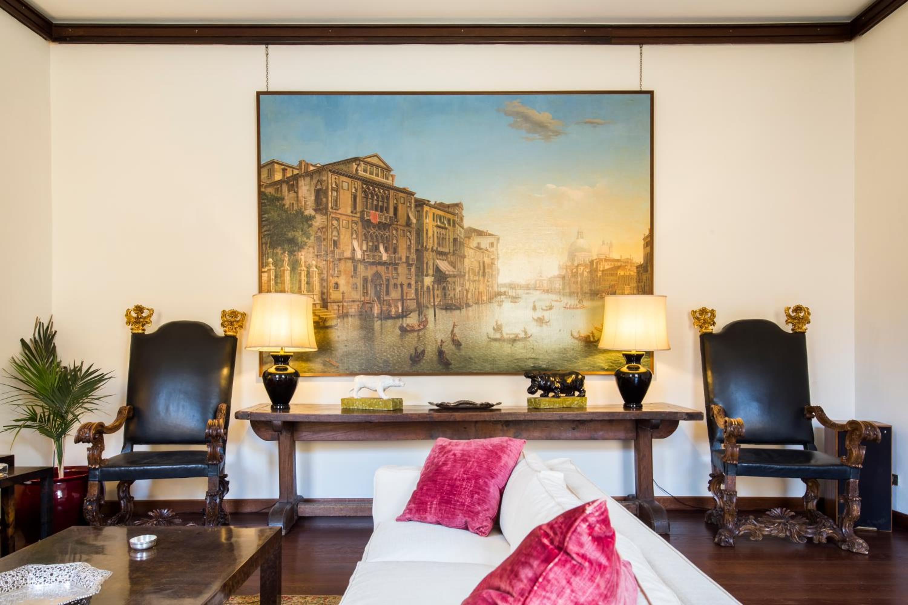 Palazzo Berardi: Renaissance Downtown Luxury Villa