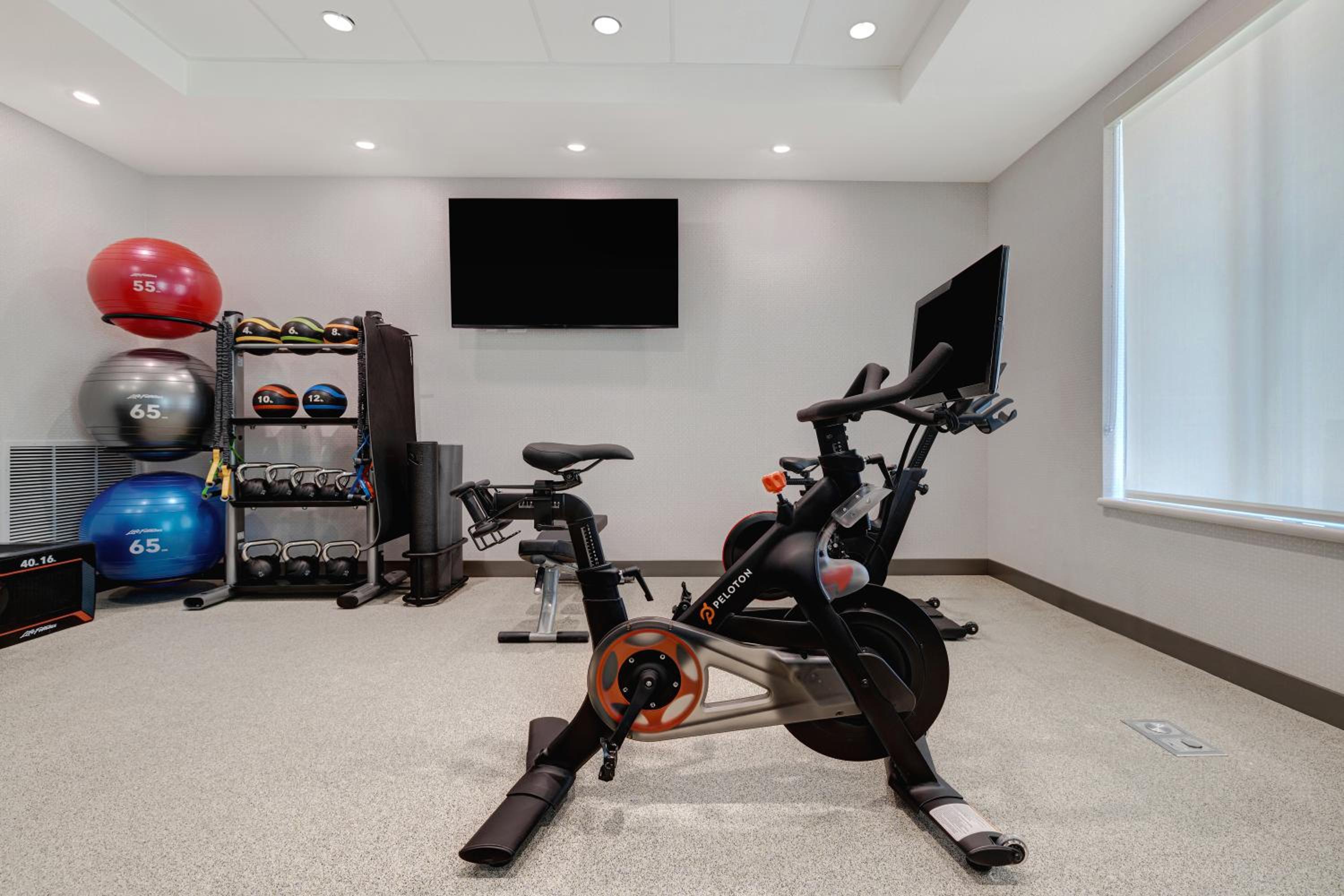 Petaluma Vacations - Home2 Suites By Hilton Petaluma - Property Image 10