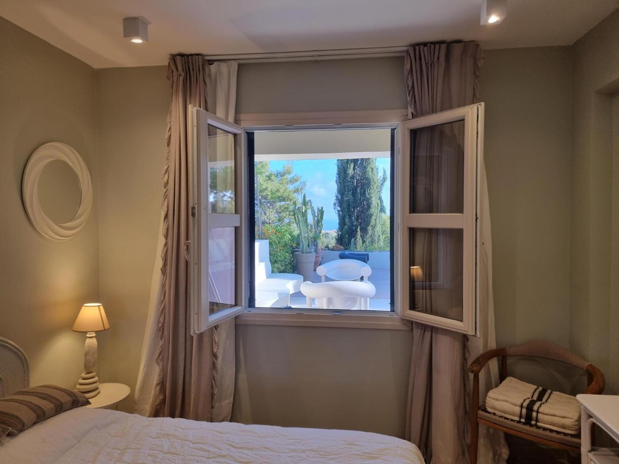EXQUISITE GOLF VILLA with Sea, 8Tee, Green Views, in Aphrodite Hills Golf Resort