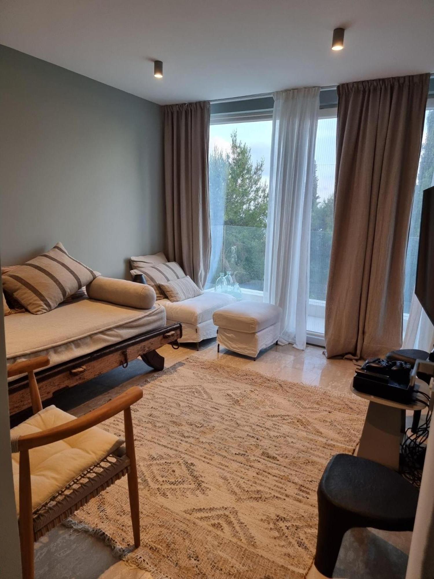 EXQUISITE GOLF VILLA with Sea, 8Tee, Green Views, in Aphrodite Hills Golf Resort
