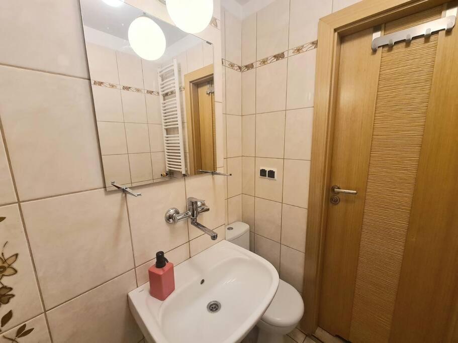 MirrorRoom PL CityCenter view 2
