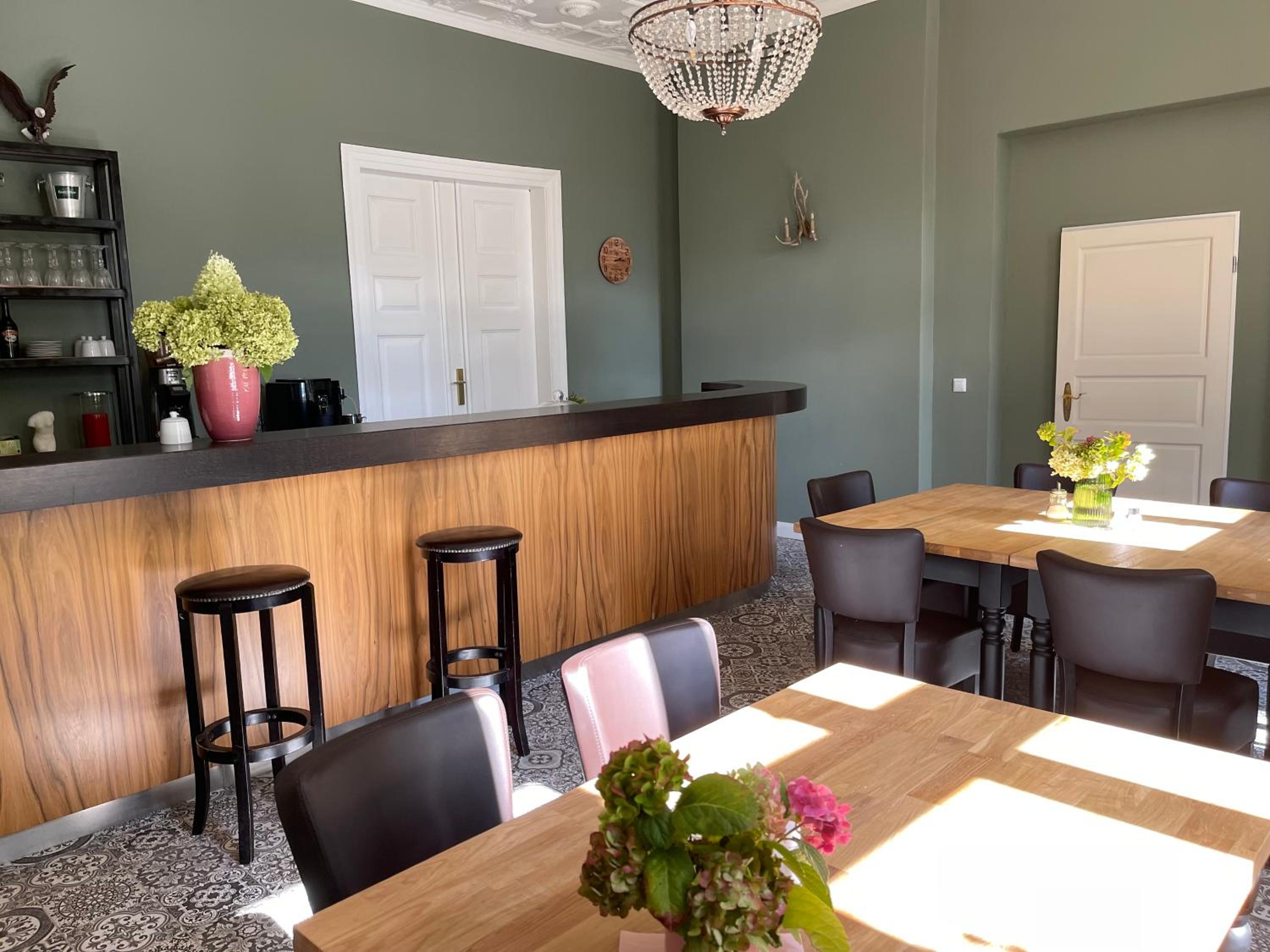 Neu möbliertes 1 - Zimmerapartment mitten in der Natur