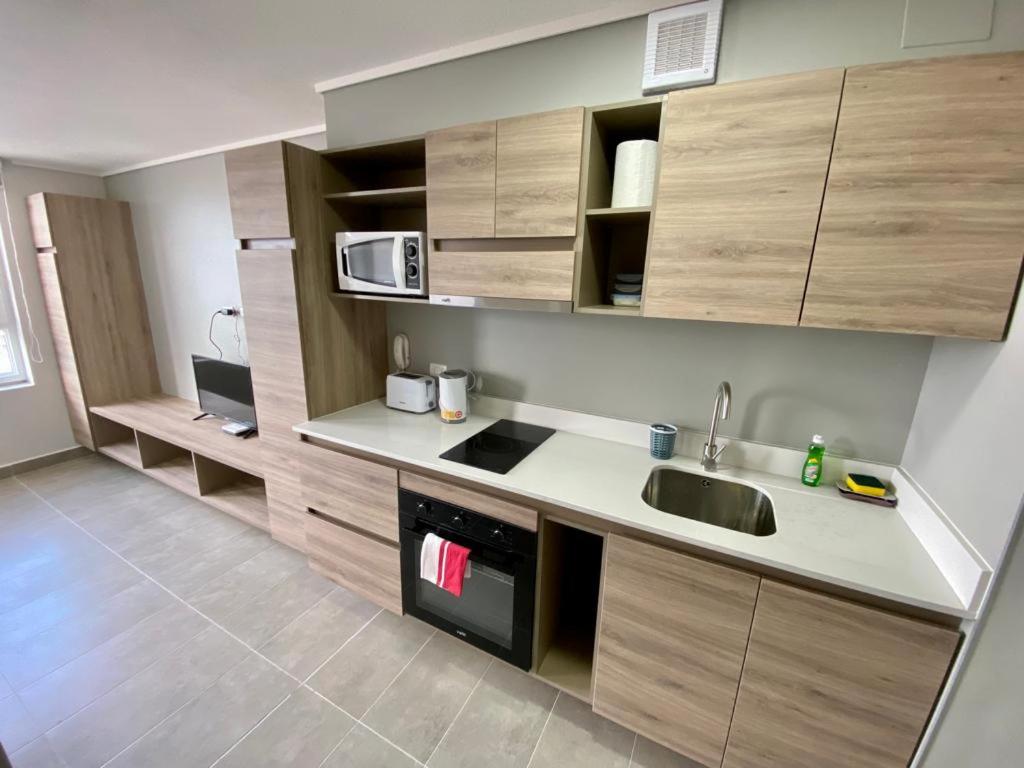 Epicentro, departamento estudio, sin balcón, con estacionamiento