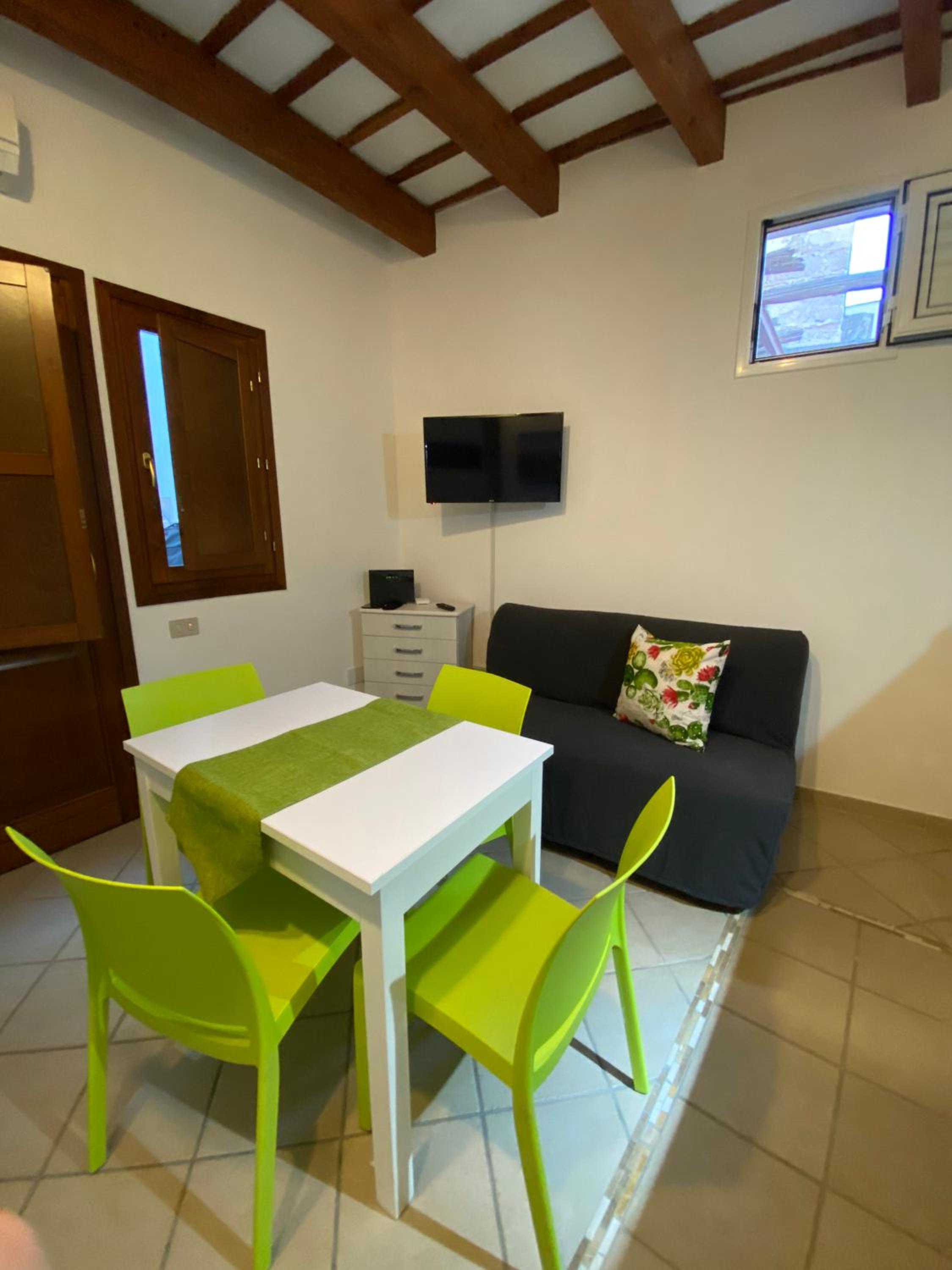 Tyche Home