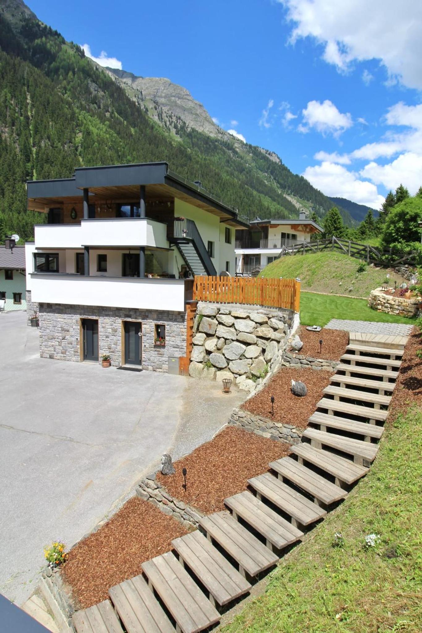 Chasa Patria Apartments