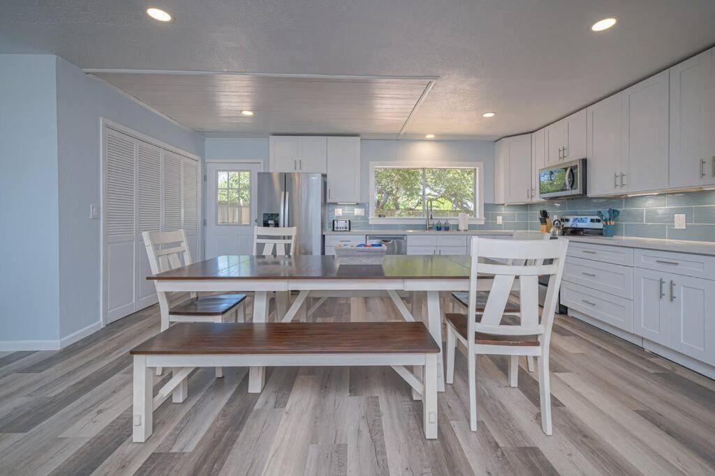 Fisher Bay Cottage view 5