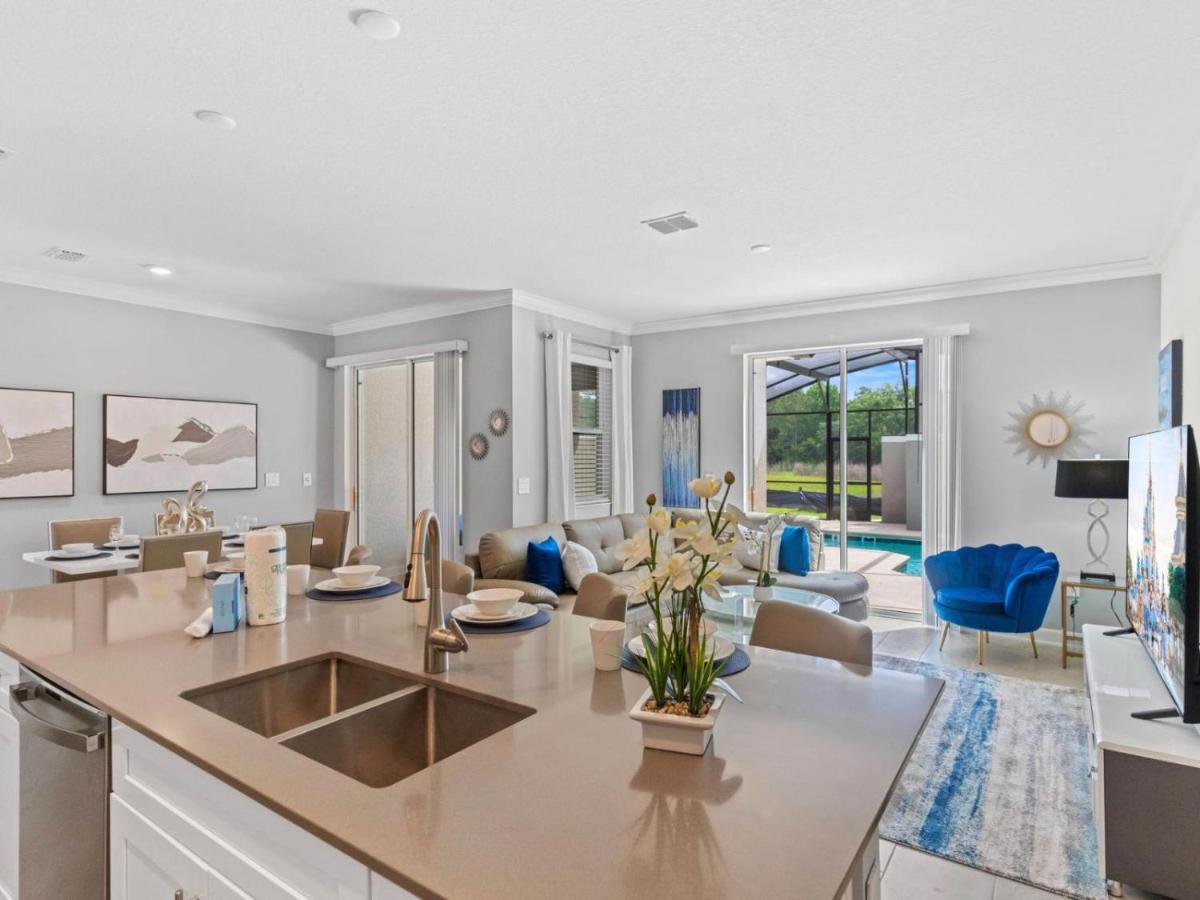 Gorgeous Condo Close to Disney w Private Pool BBQ - Themed Bedrooms Walk To Clubhouse view 2