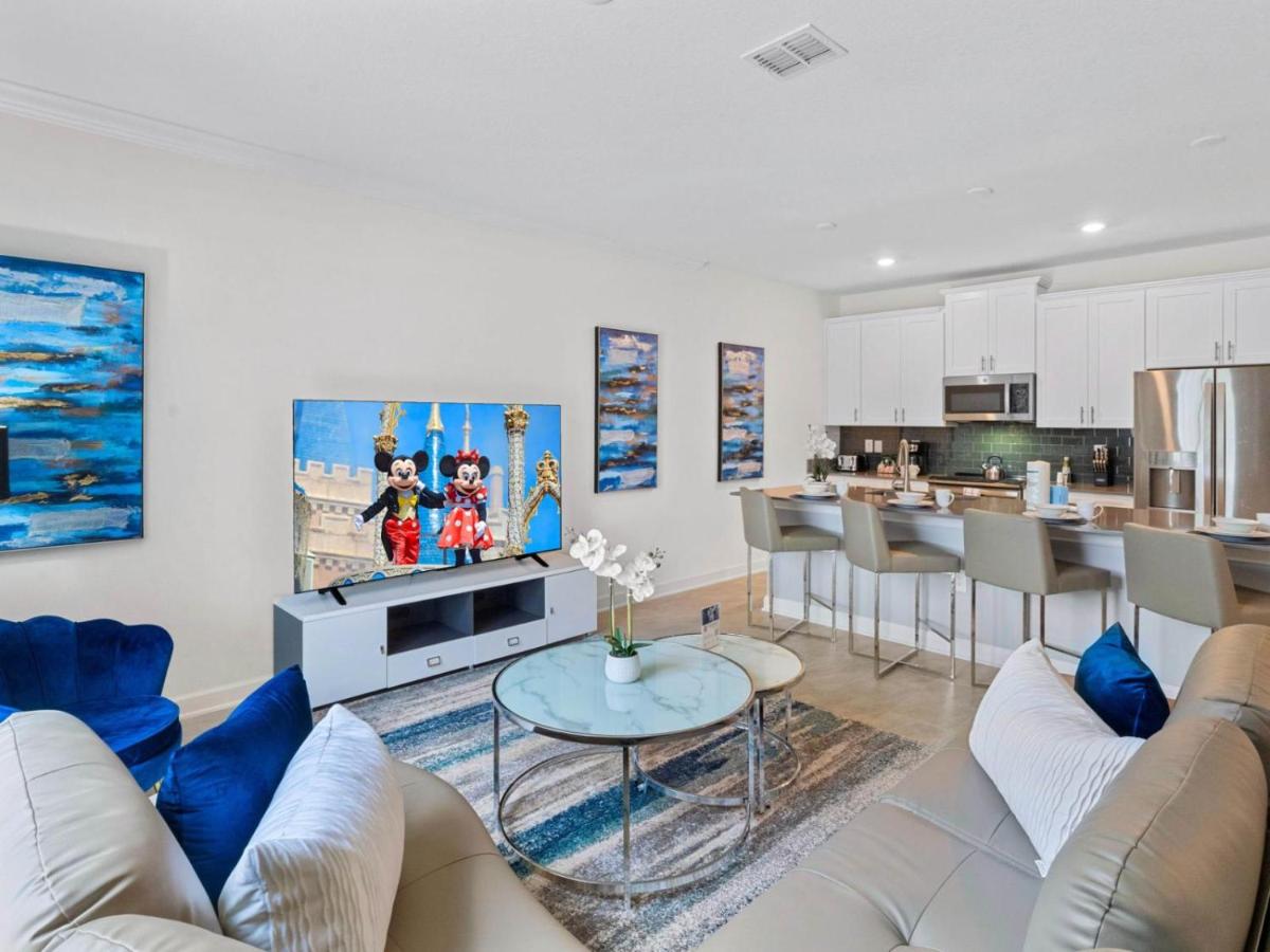 Gorgeous Condo Close to Disney w Private Pool BBQ - Themed Bedrooms Walk To Clubhouse view 4