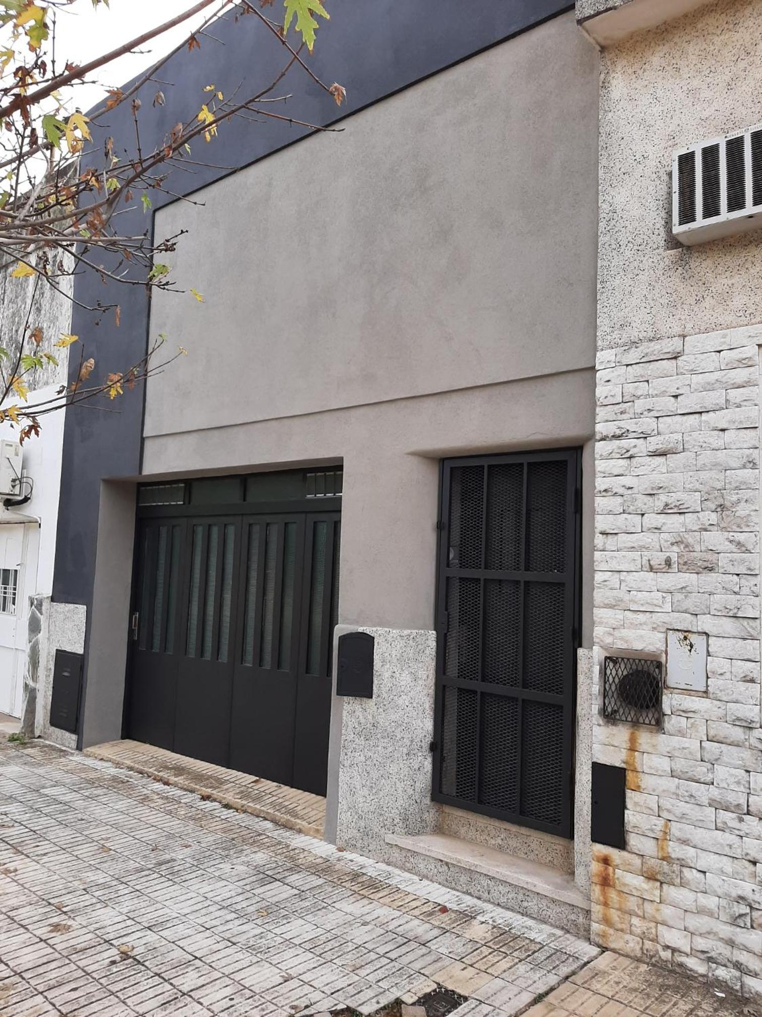 Casa c/ Garage y Patio