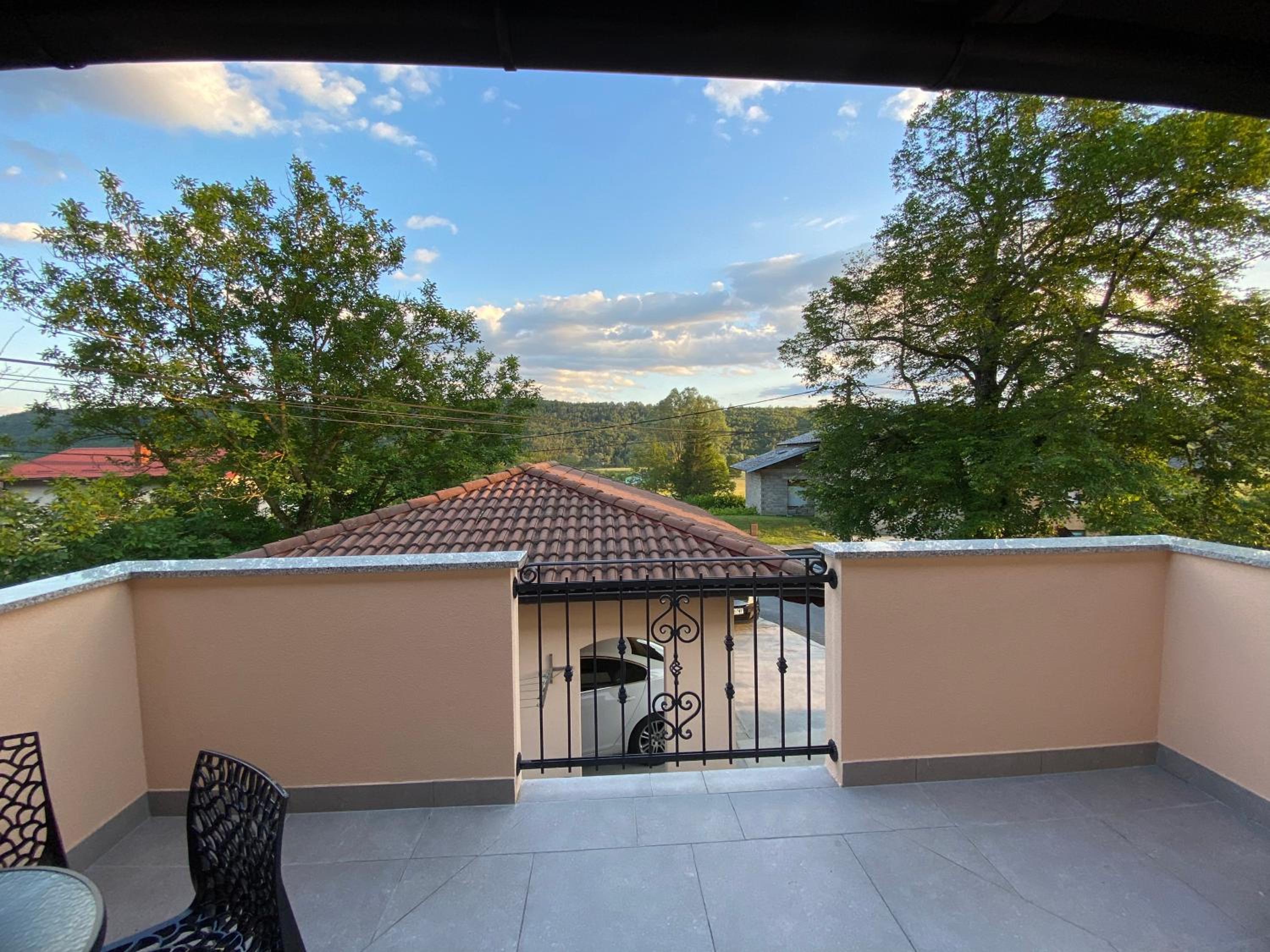 Greg's Rooms view 4
