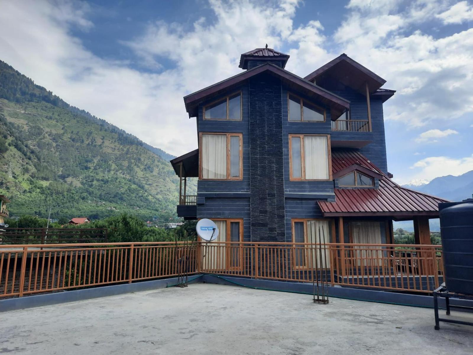Nature's Paradise Dobhi @ Manali view 2