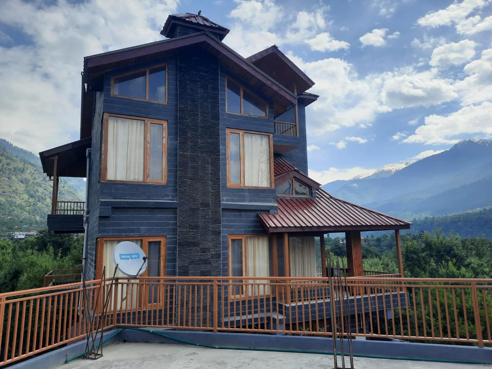 Nature's Paradise Dobhi @ Manali view 3