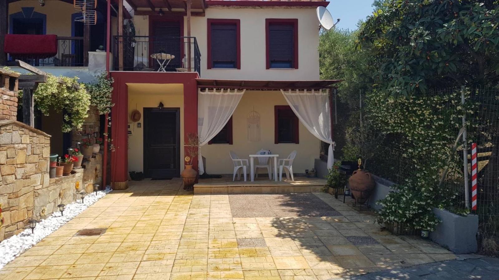 Casa di Grigoris view 3
