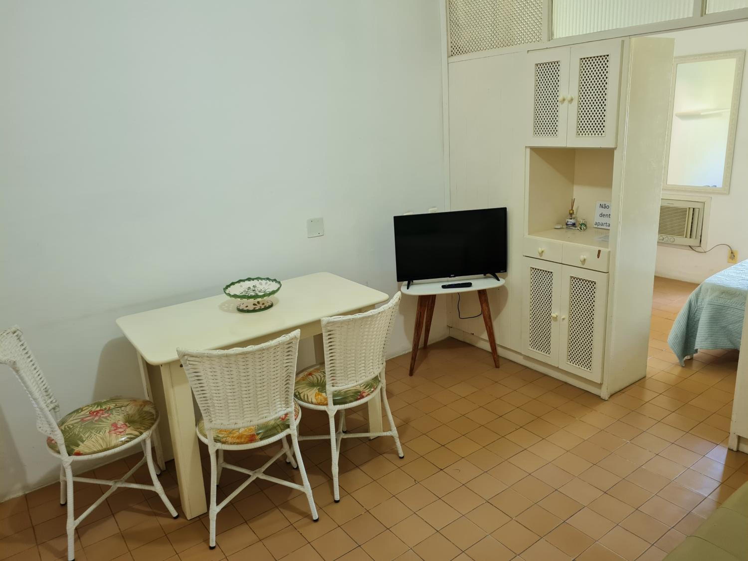 Apartamento - Cond. Winbledon - Praia Toninhas