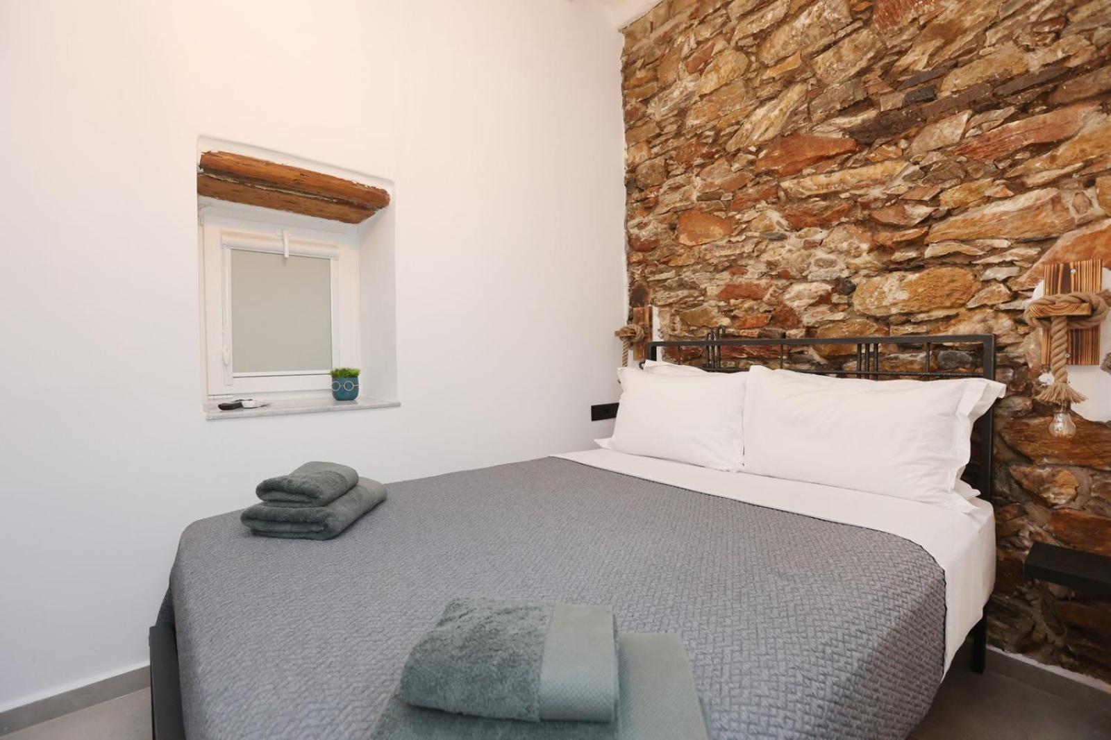 Stones By Syros Bnb